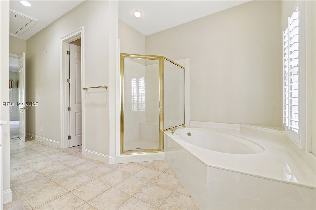 11 E Summerton Court