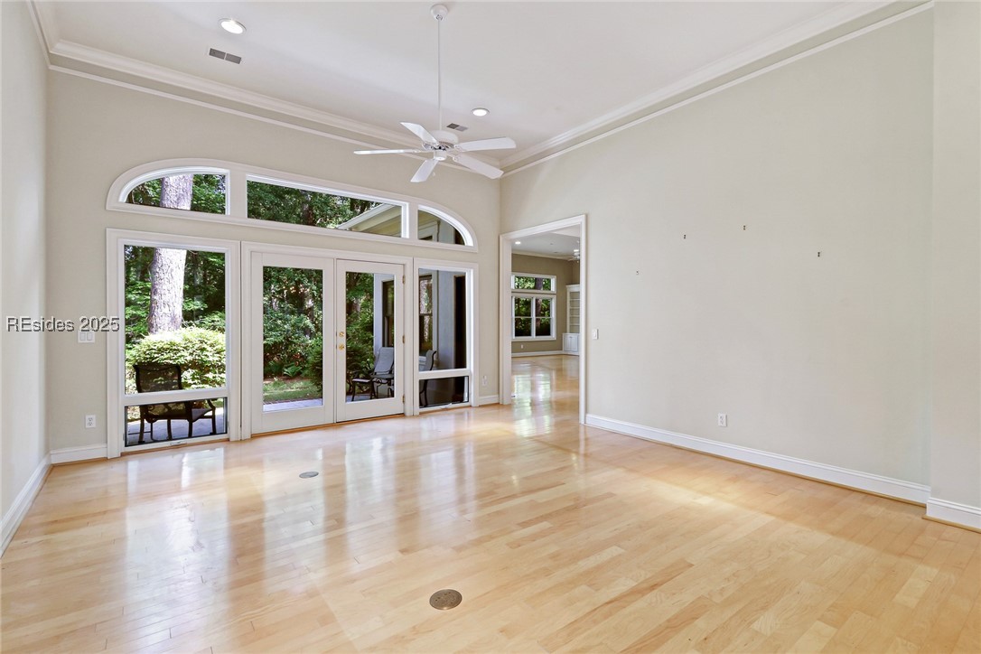 11 E Summerton Court