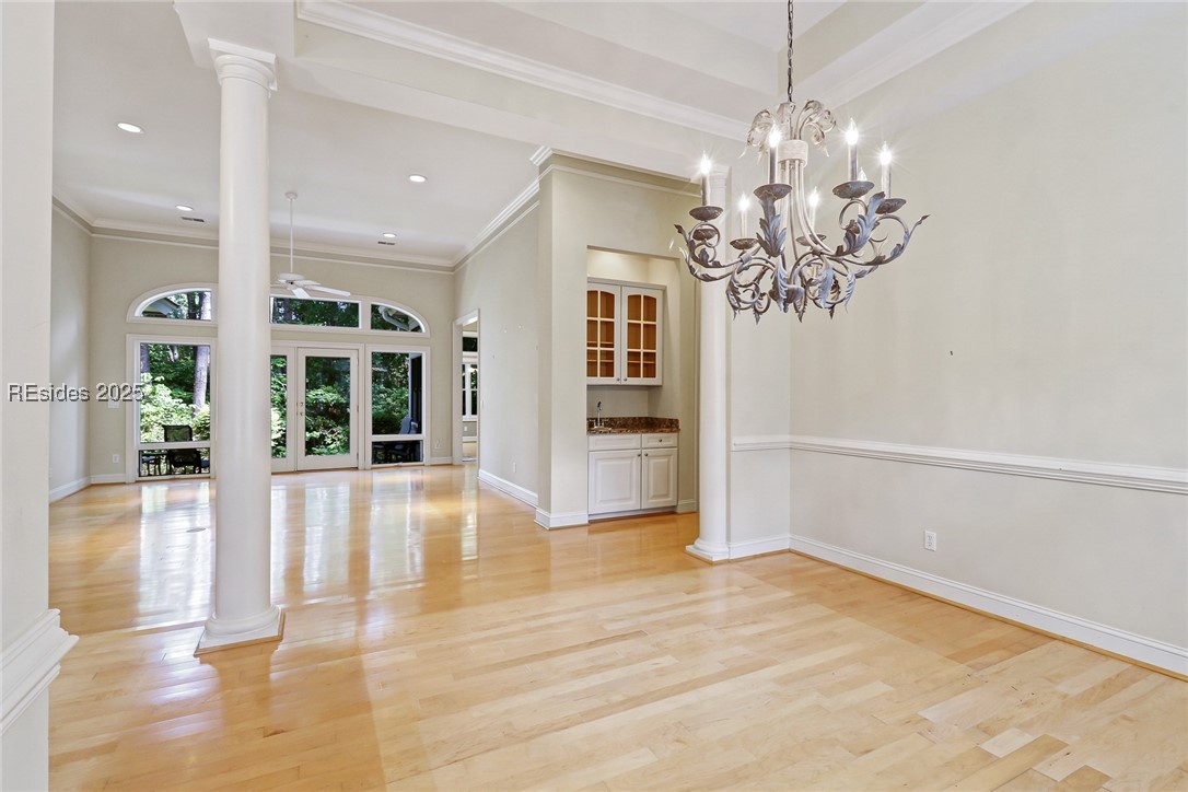 11 E Summerton Court