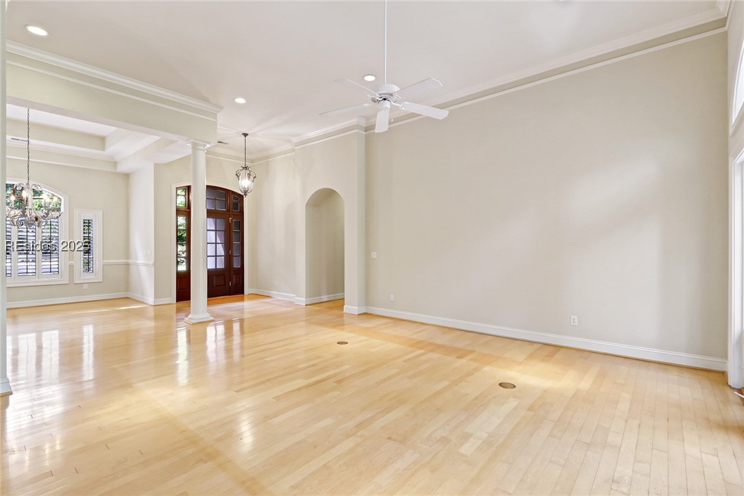 11 E Summerton Court