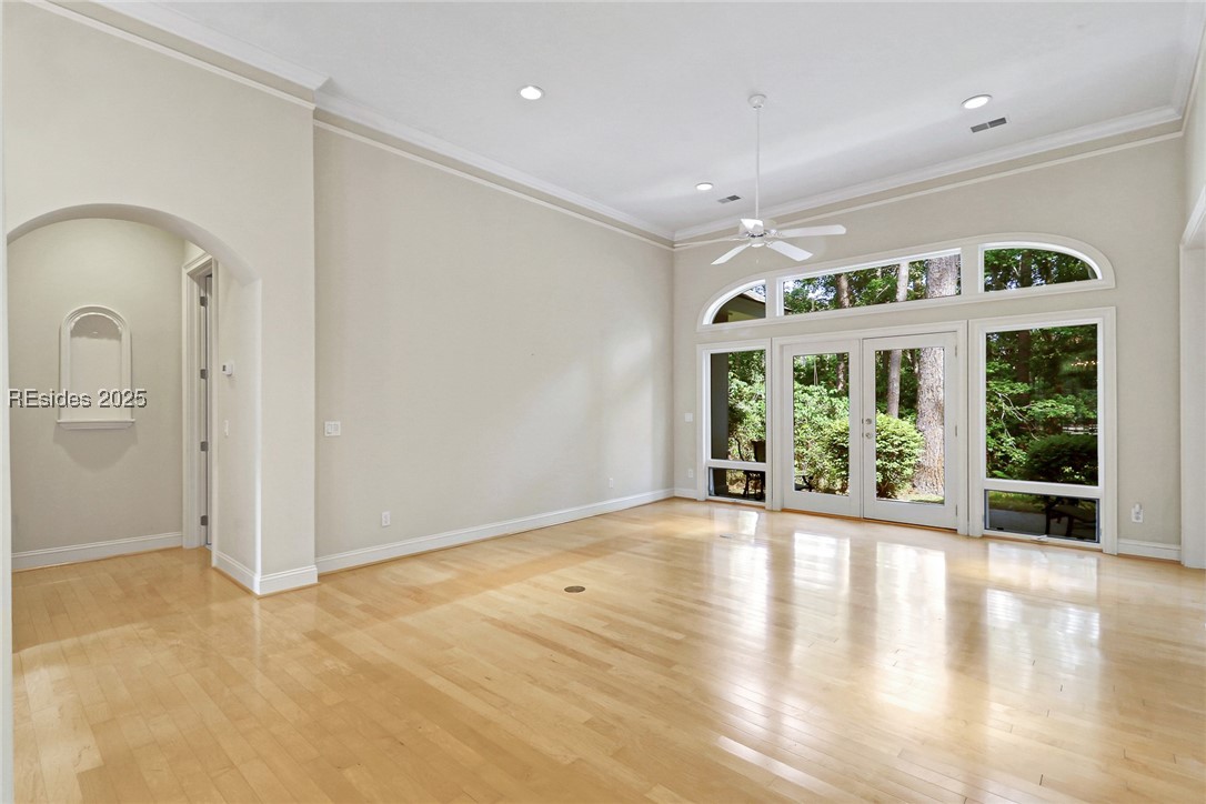 11 E Summerton Court