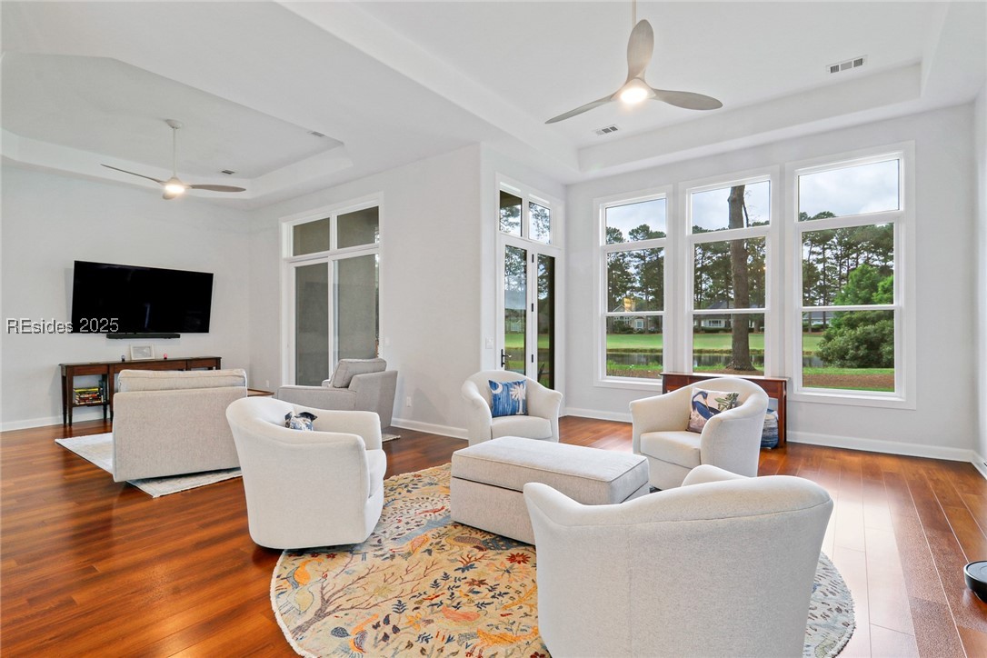 15 Lexington Drive