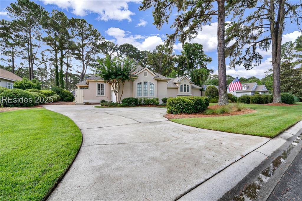 15 Lexington Drive