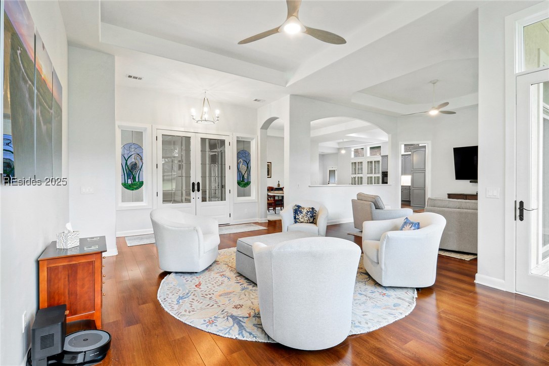 15 Lexington Drive