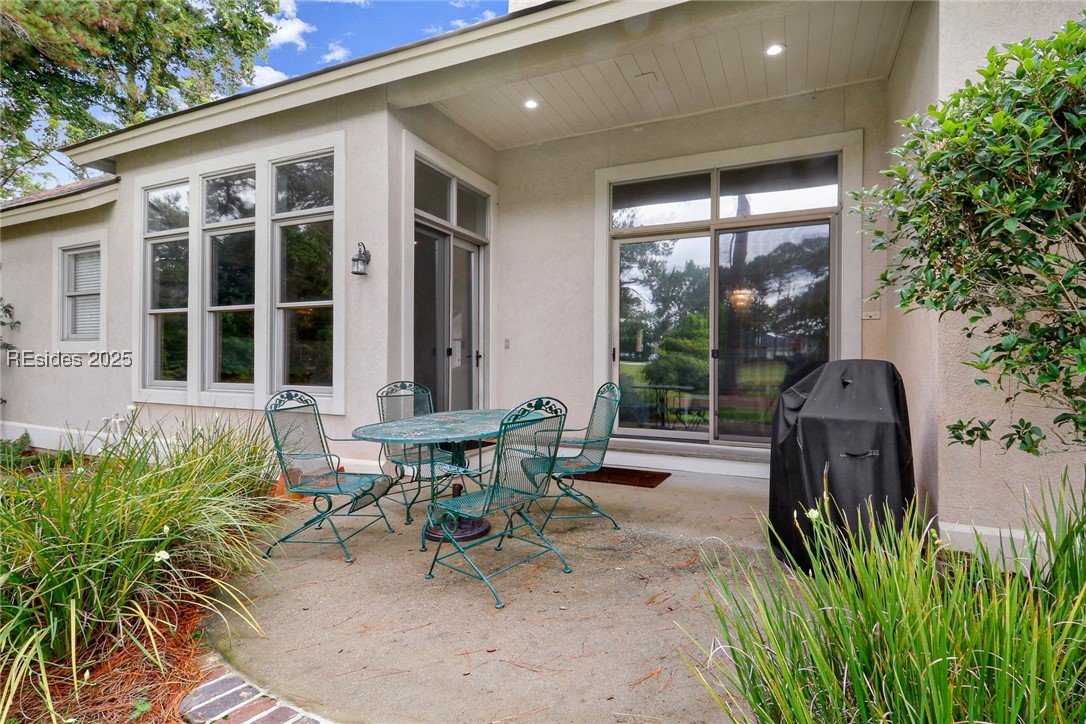 15 Lexington Drive