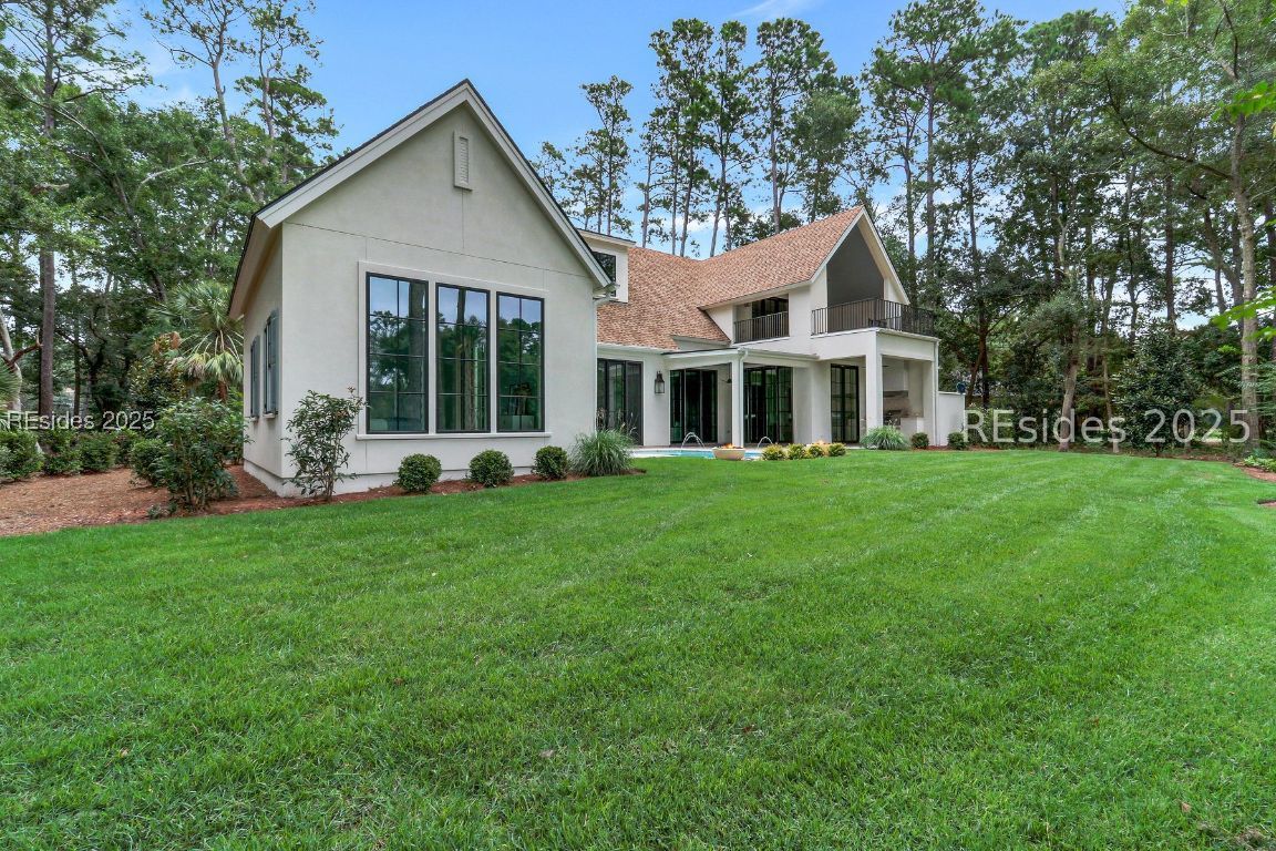 8 Mansfield Circle