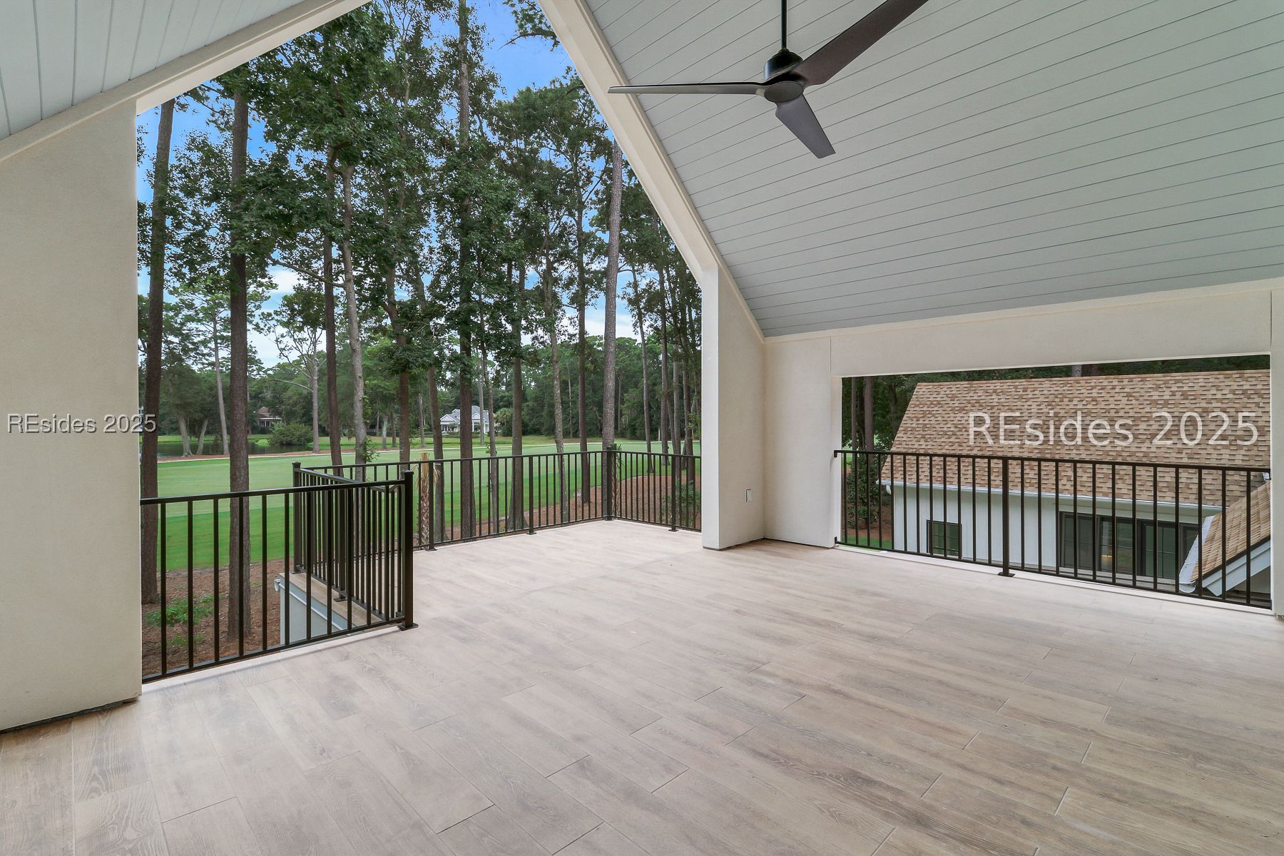 8 Mansfield Circle