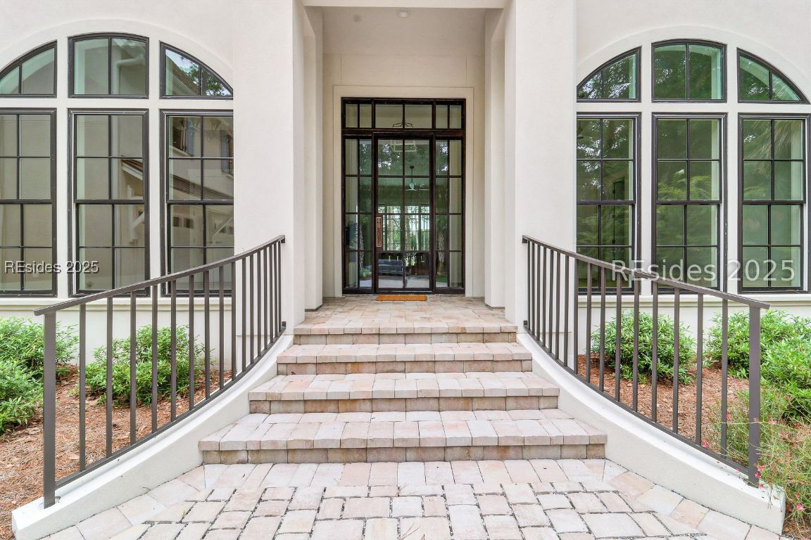 8 Mansfield Circle