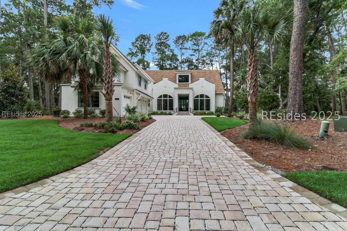 8 Mansfield Circle