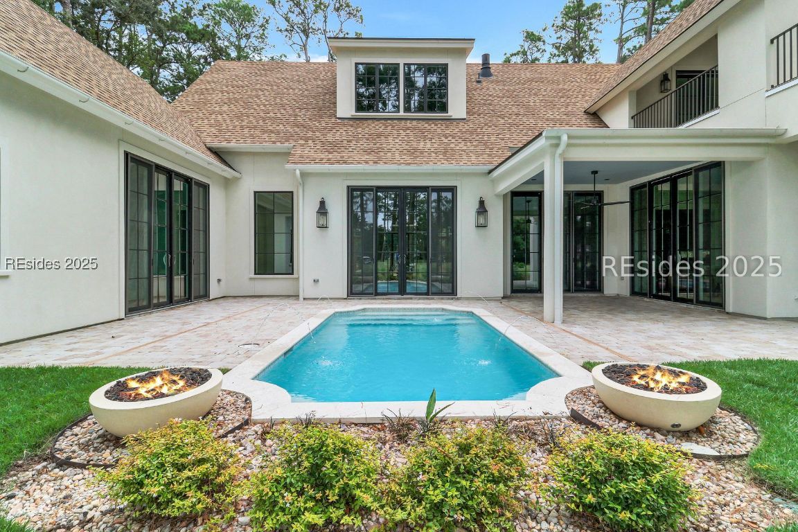 8 Mansfield Circle