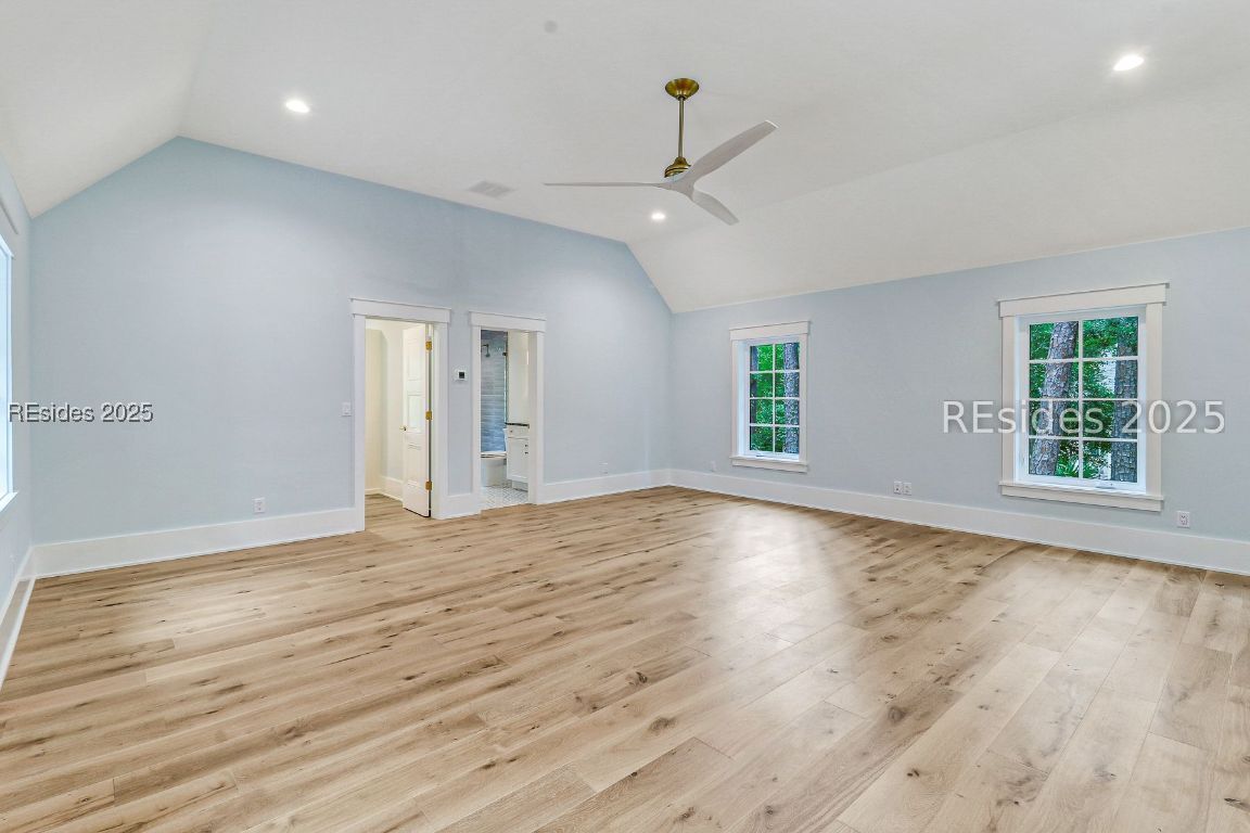 8 Mansfield Circle
