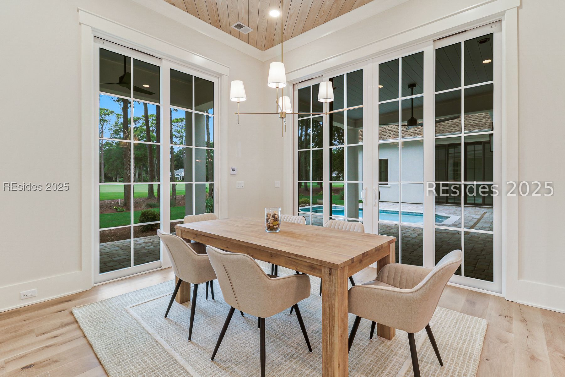 8 Mansfield Circle