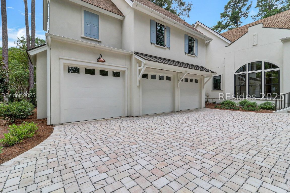 8 Mansfield Circle