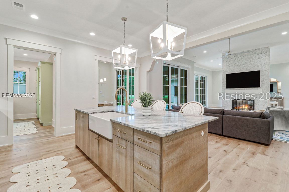 8 Mansfield Circle