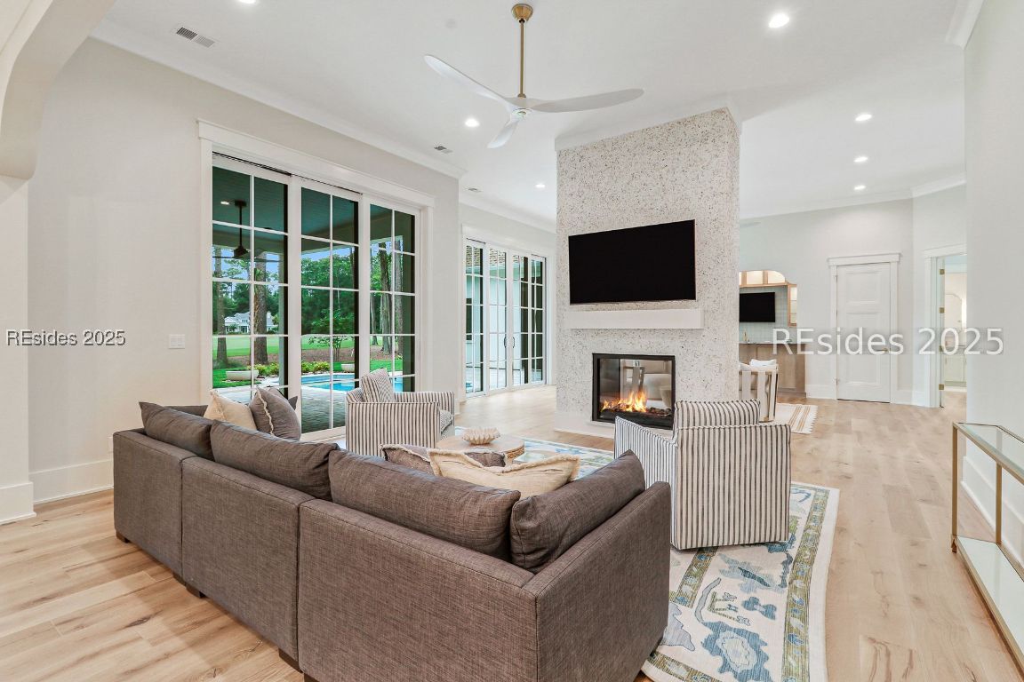 8 Mansfield Circle