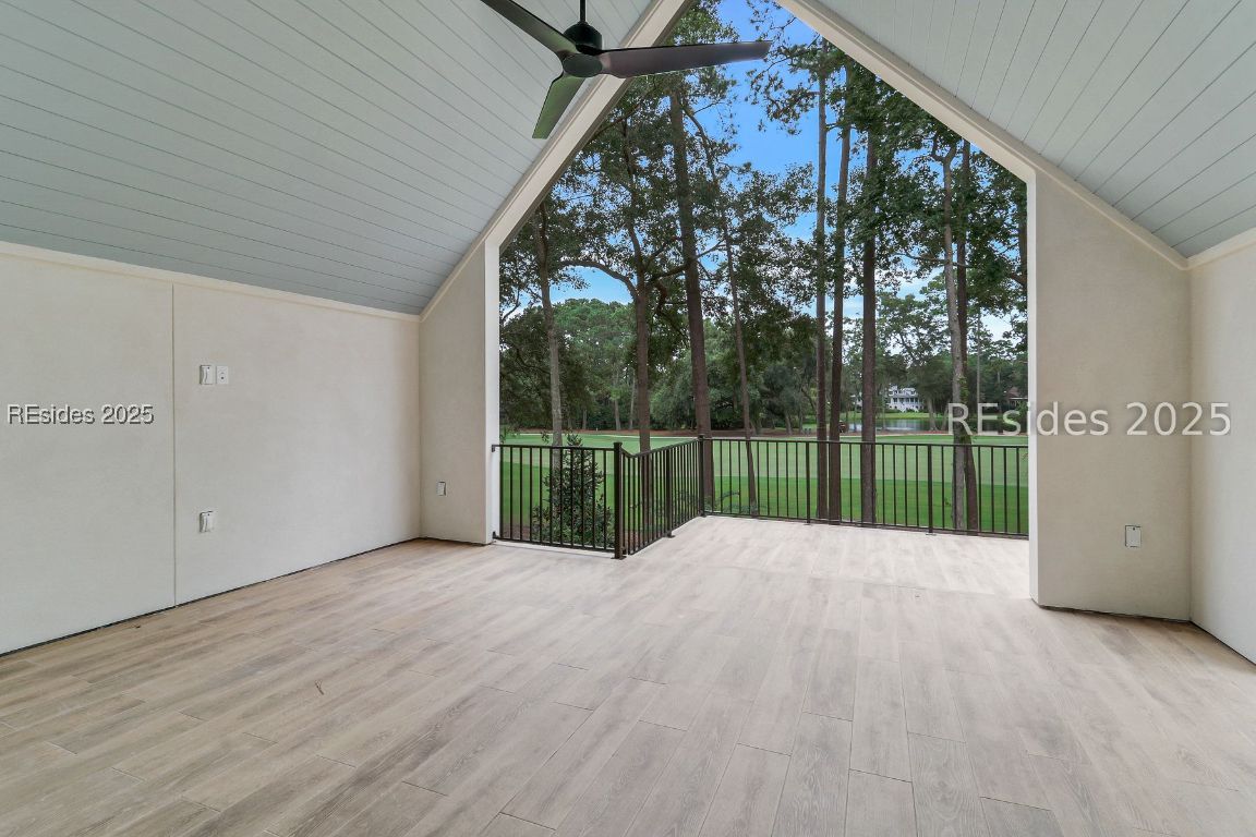 8 Mansfield Circle
