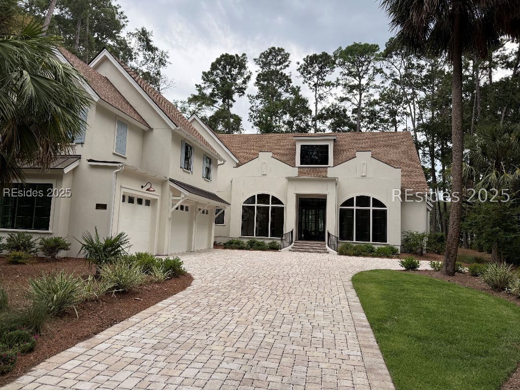 8 Mansfield Circle