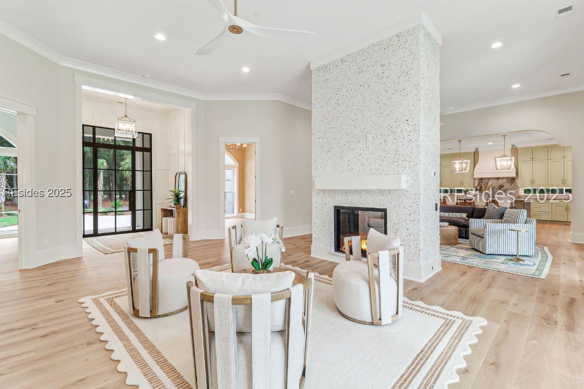 8 Mansfield Circle