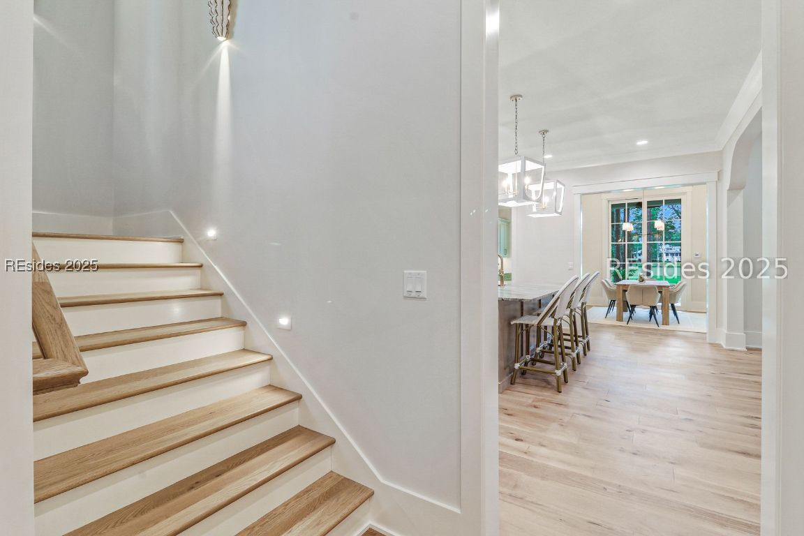 8 Mansfield Circle