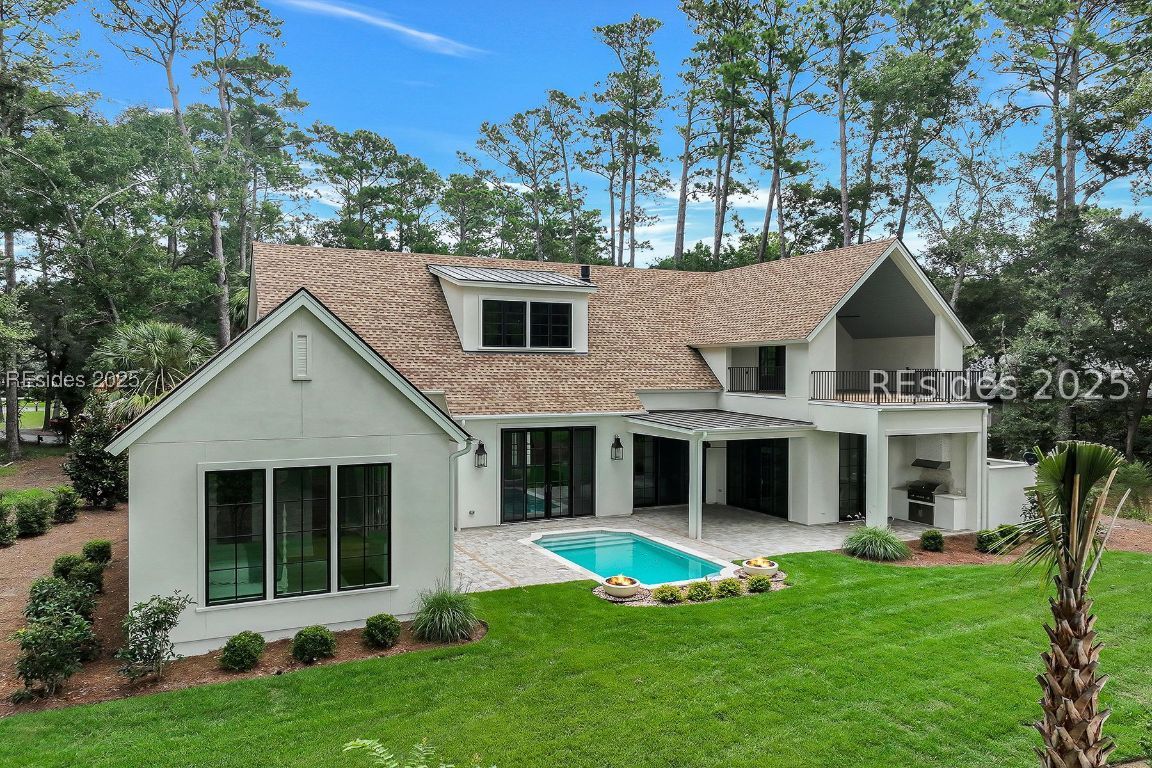 8 Mansfield Circle