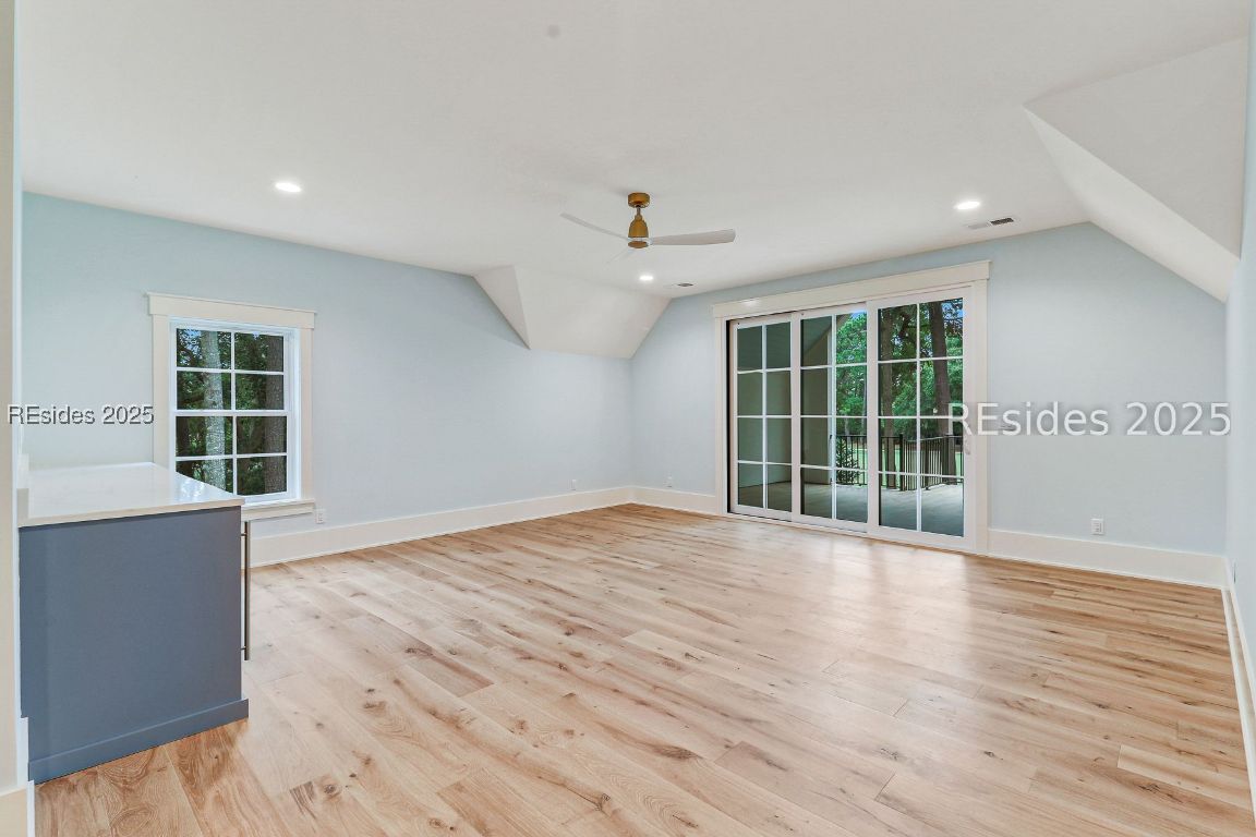 8 Mansfield Circle