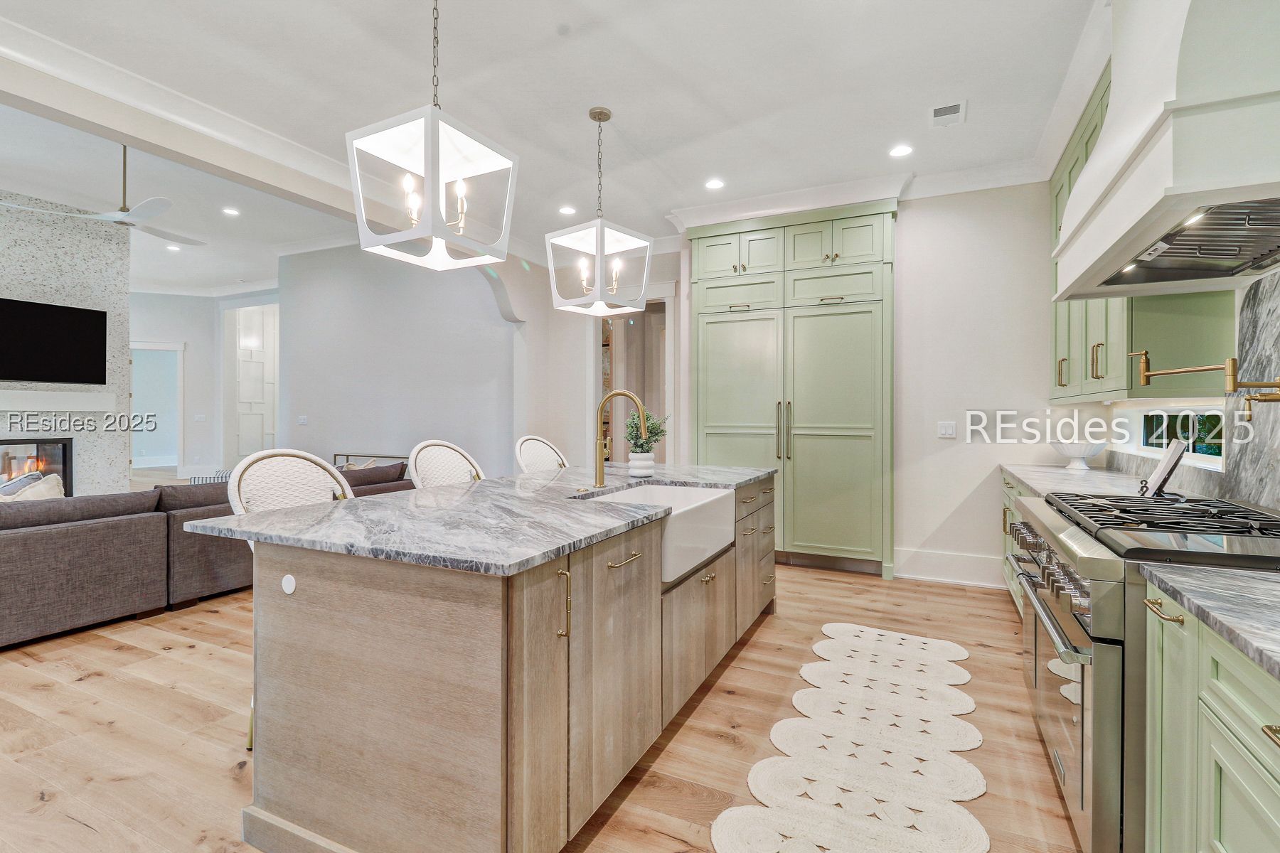 8 Mansfield Circle
