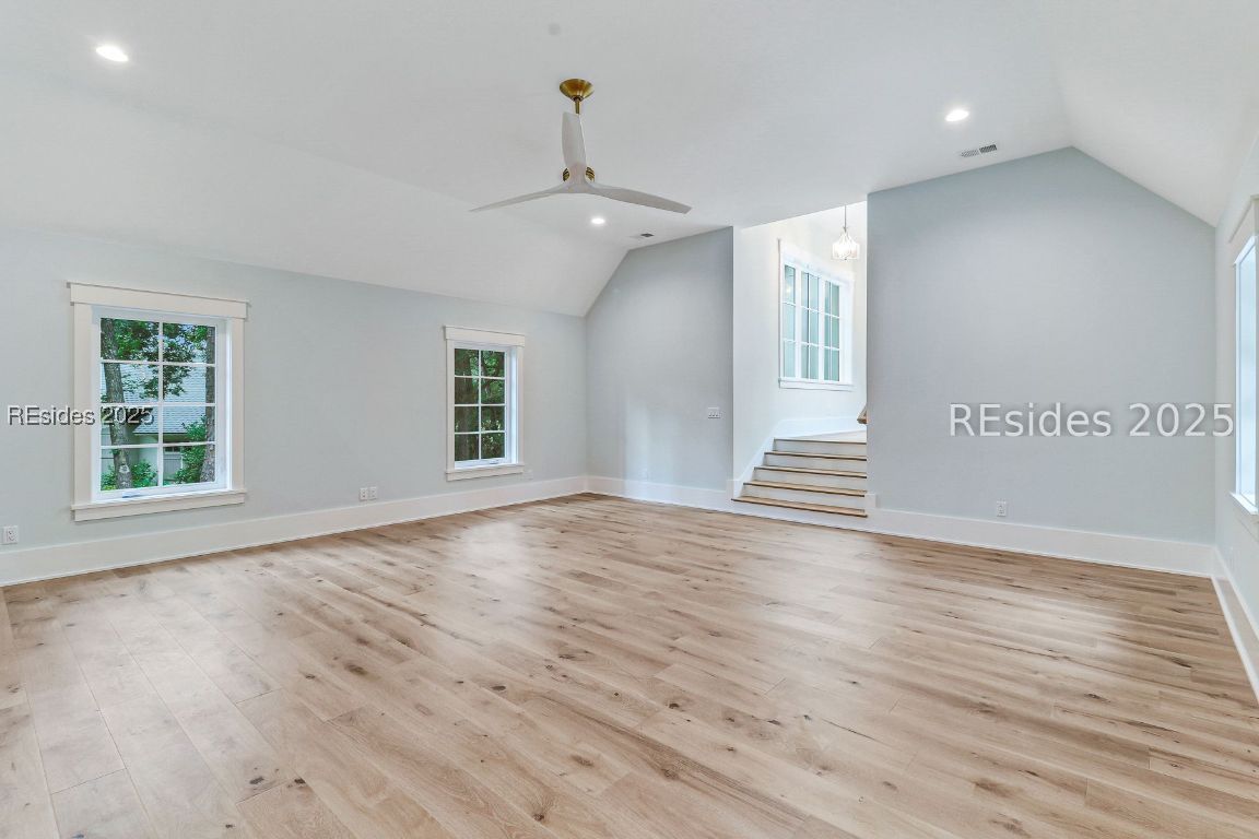 8 Mansfield Circle