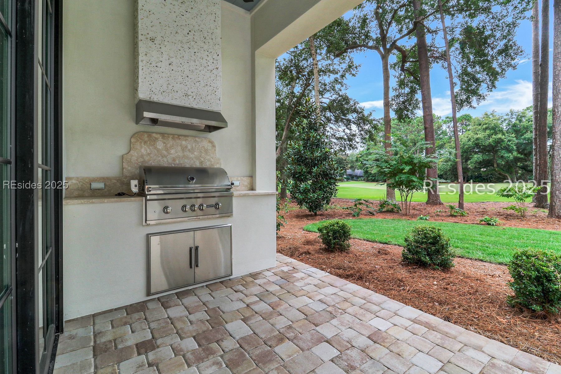 8 Mansfield Circle