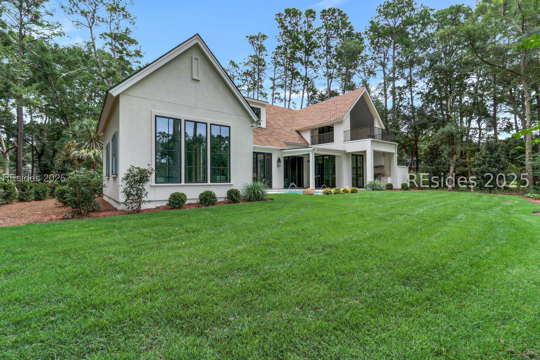 8 Mansfield Circle
