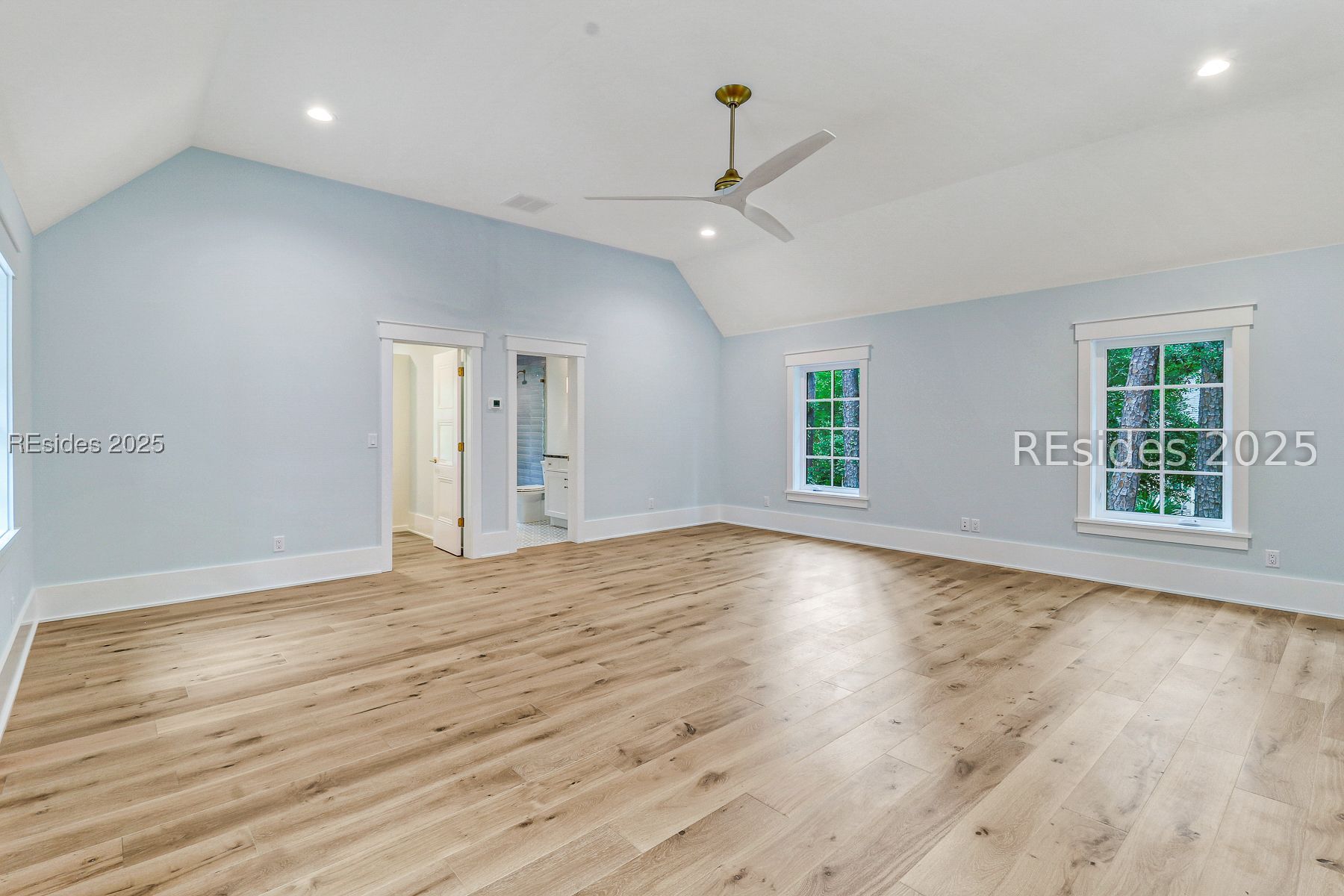 8 Mansfield Circle
