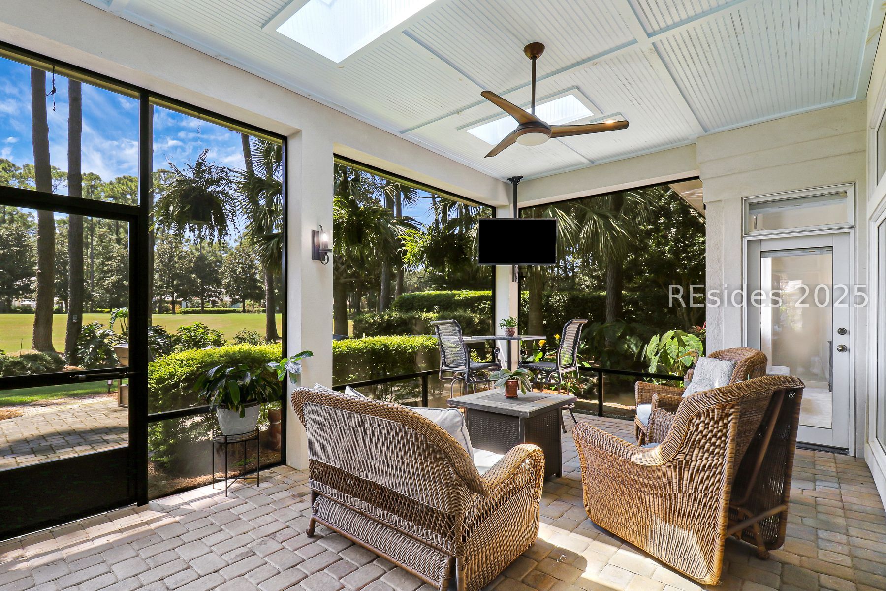 122 Summerton Drive