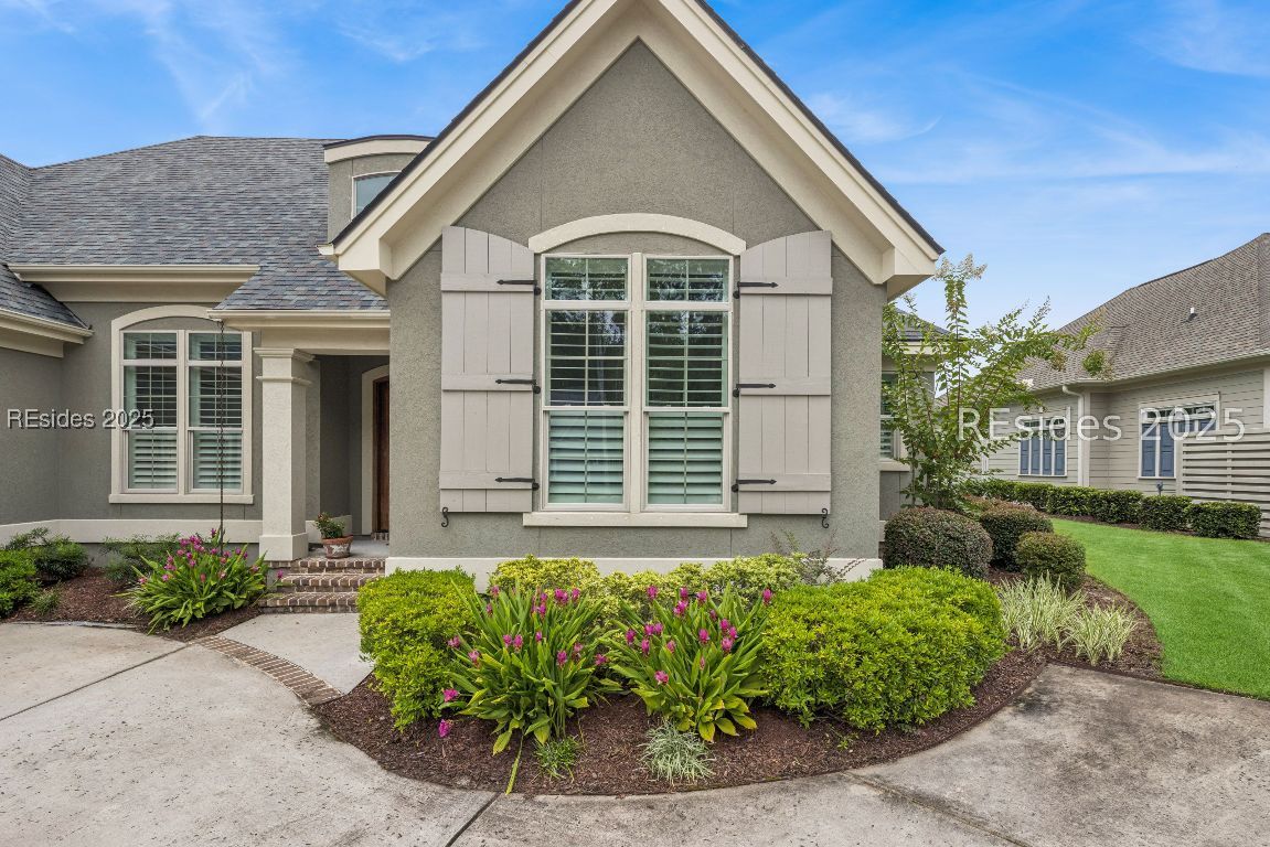 6 Raintree Lane