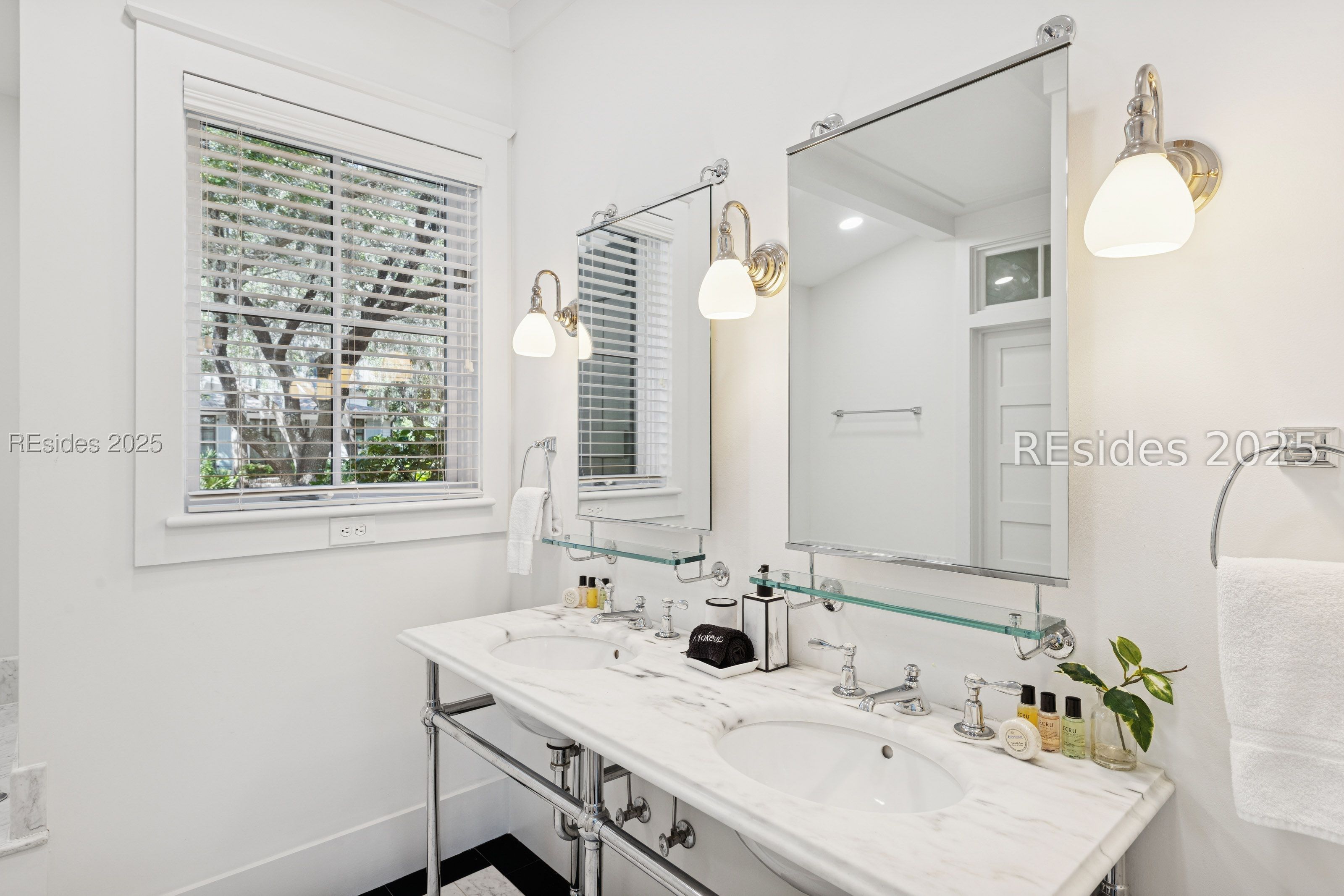 10 Rockingham Street