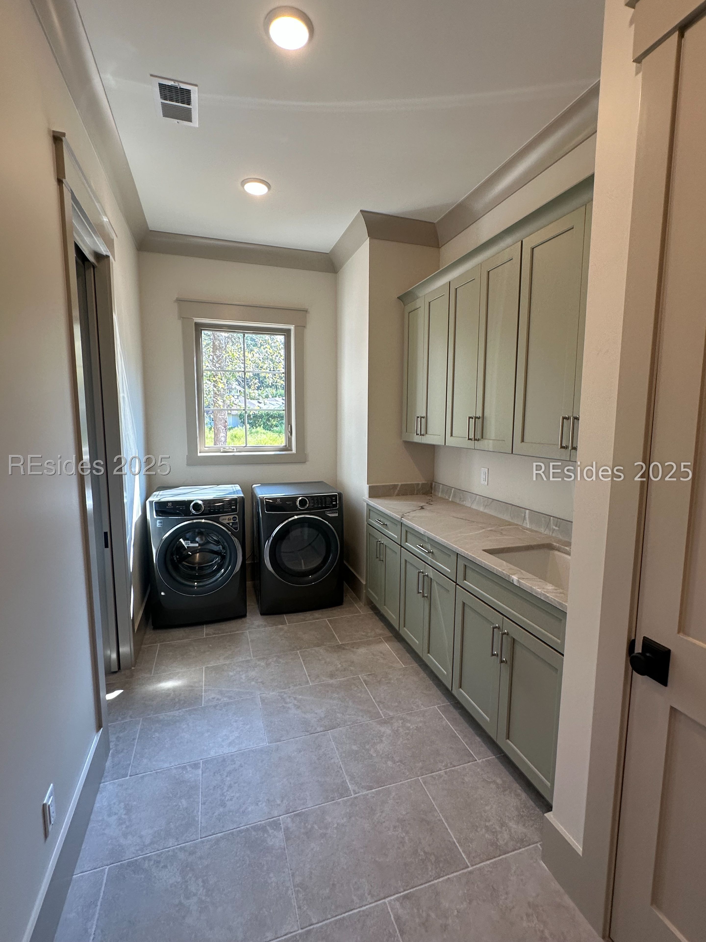 7 Millbrook Circle