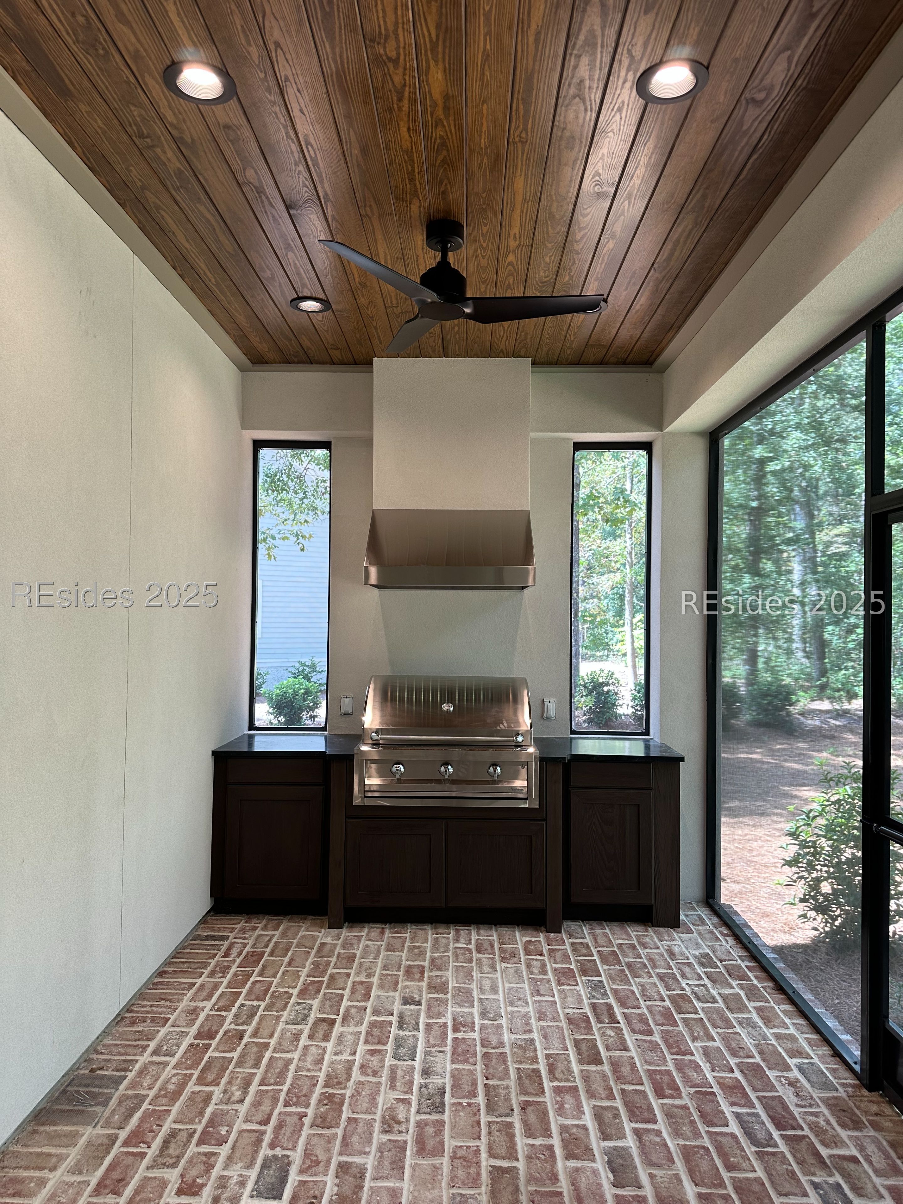 7 Millbrook Circle