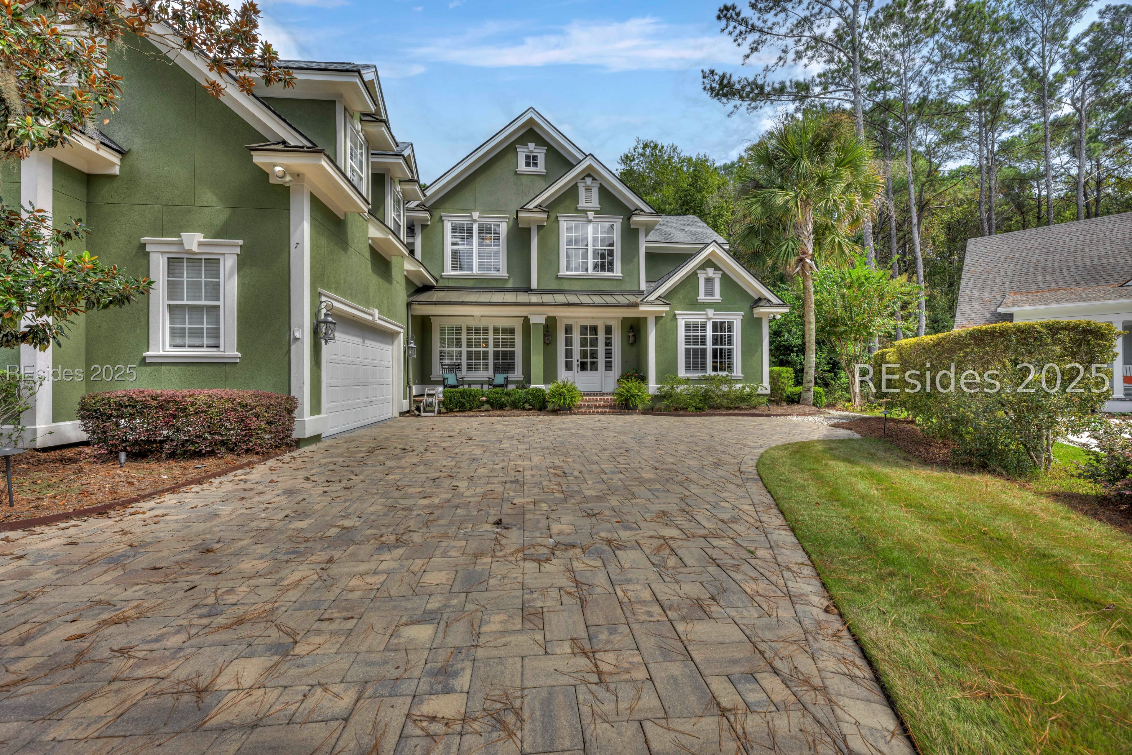 7 Dryden Circle