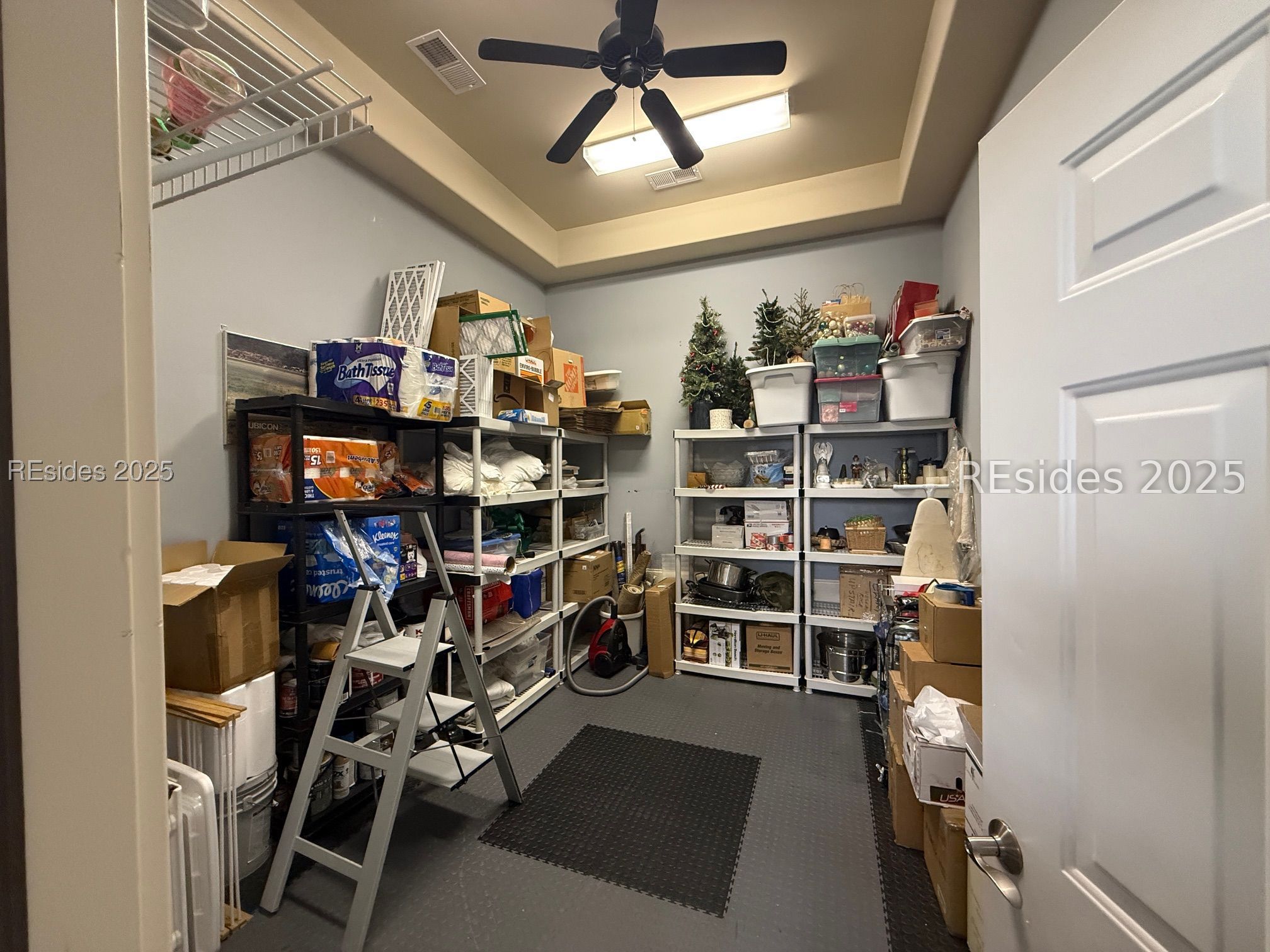 7 Dryden Circle