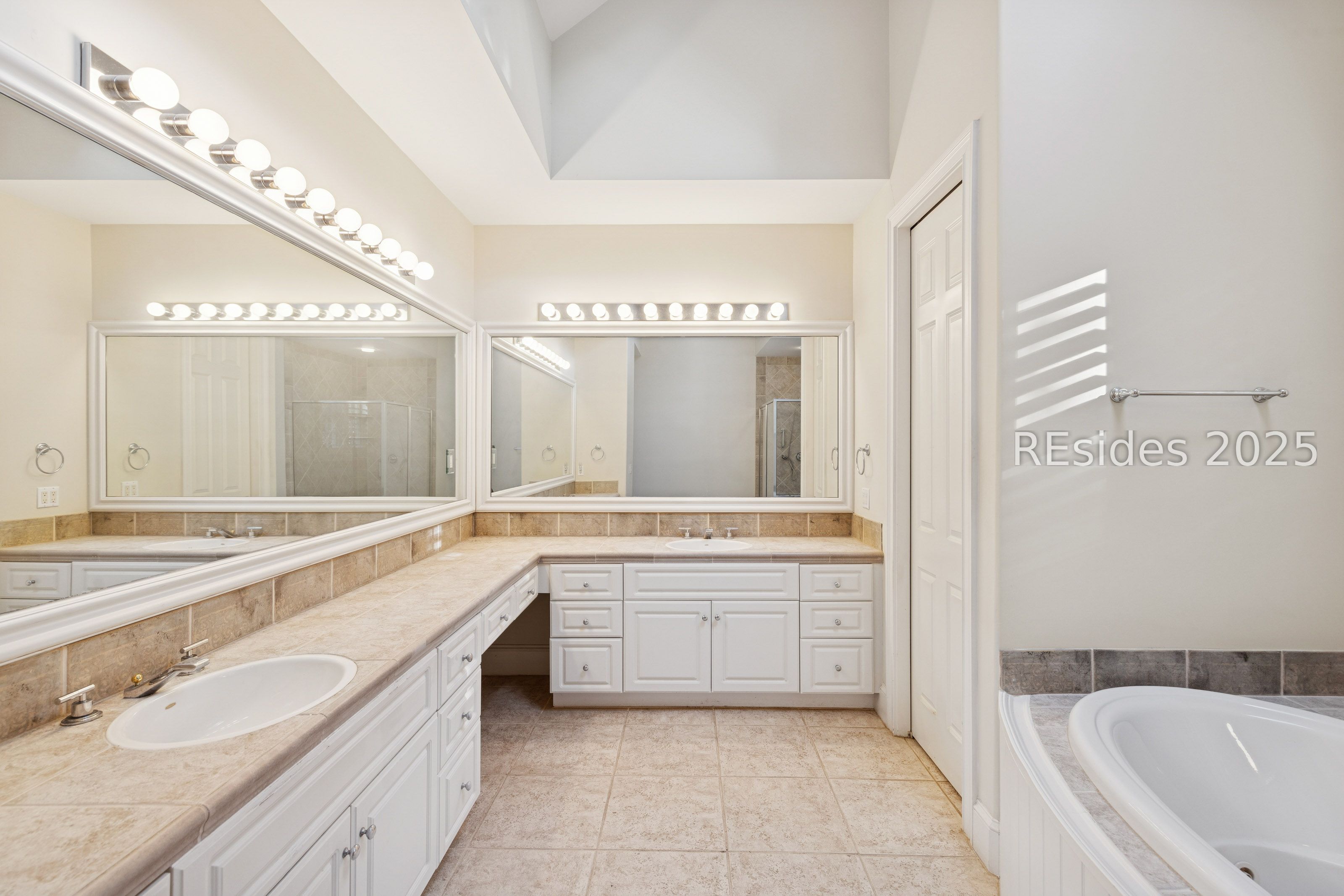 77 Belfair Oaks Boulevard