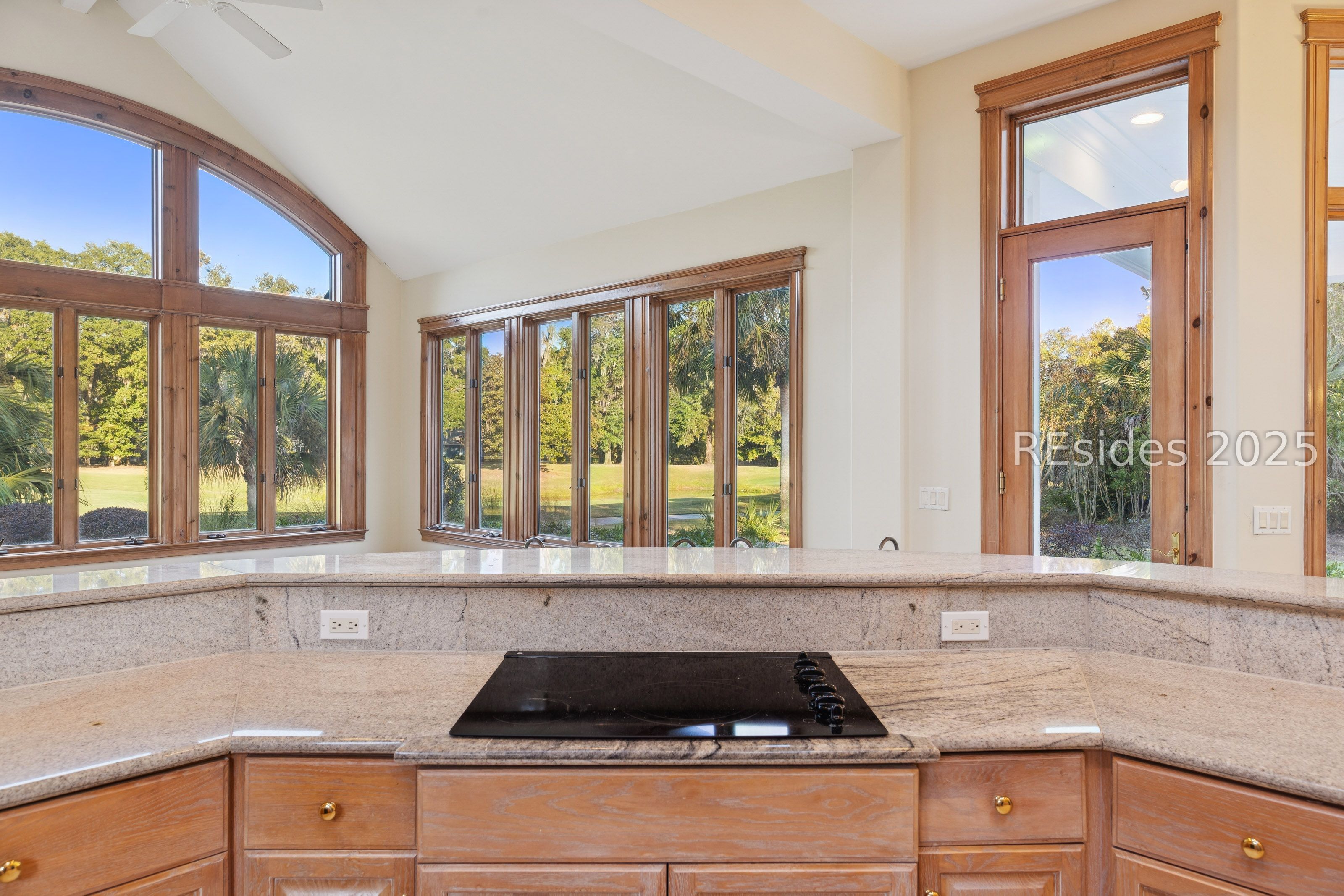 77 Belfair Oaks Boulevard