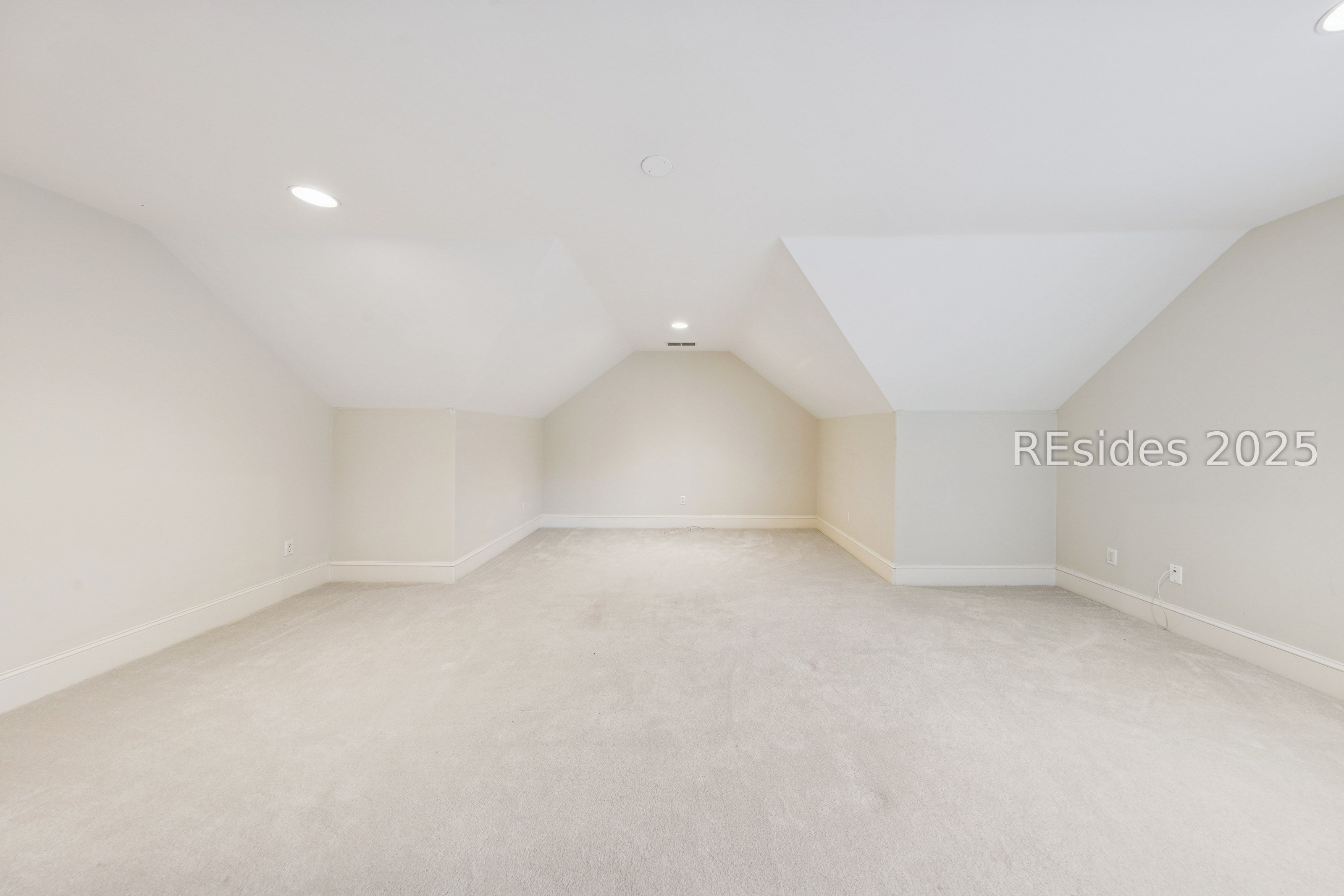 77 Belfair Oaks Boulevard