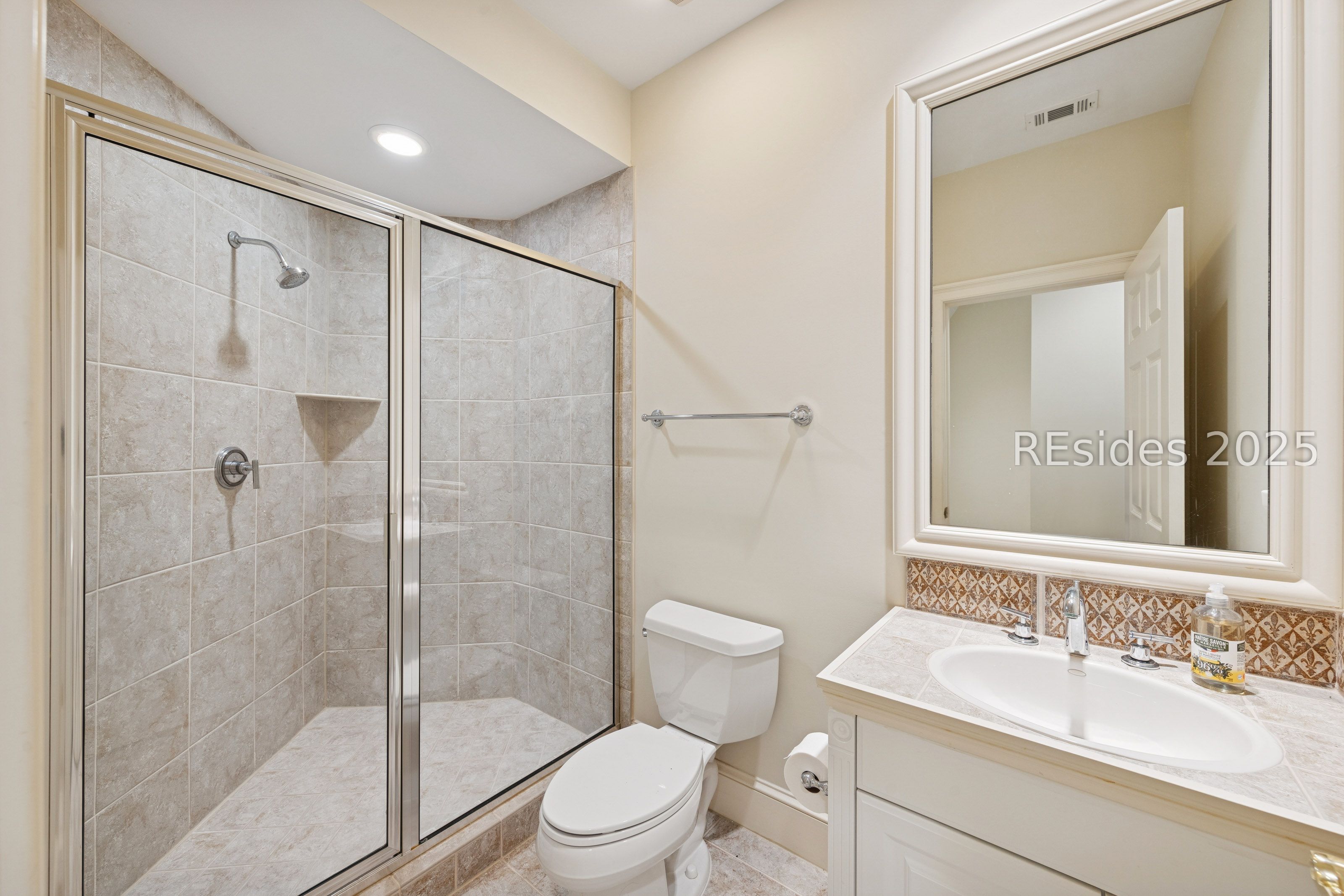 77 Belfair Oaks Boulevard