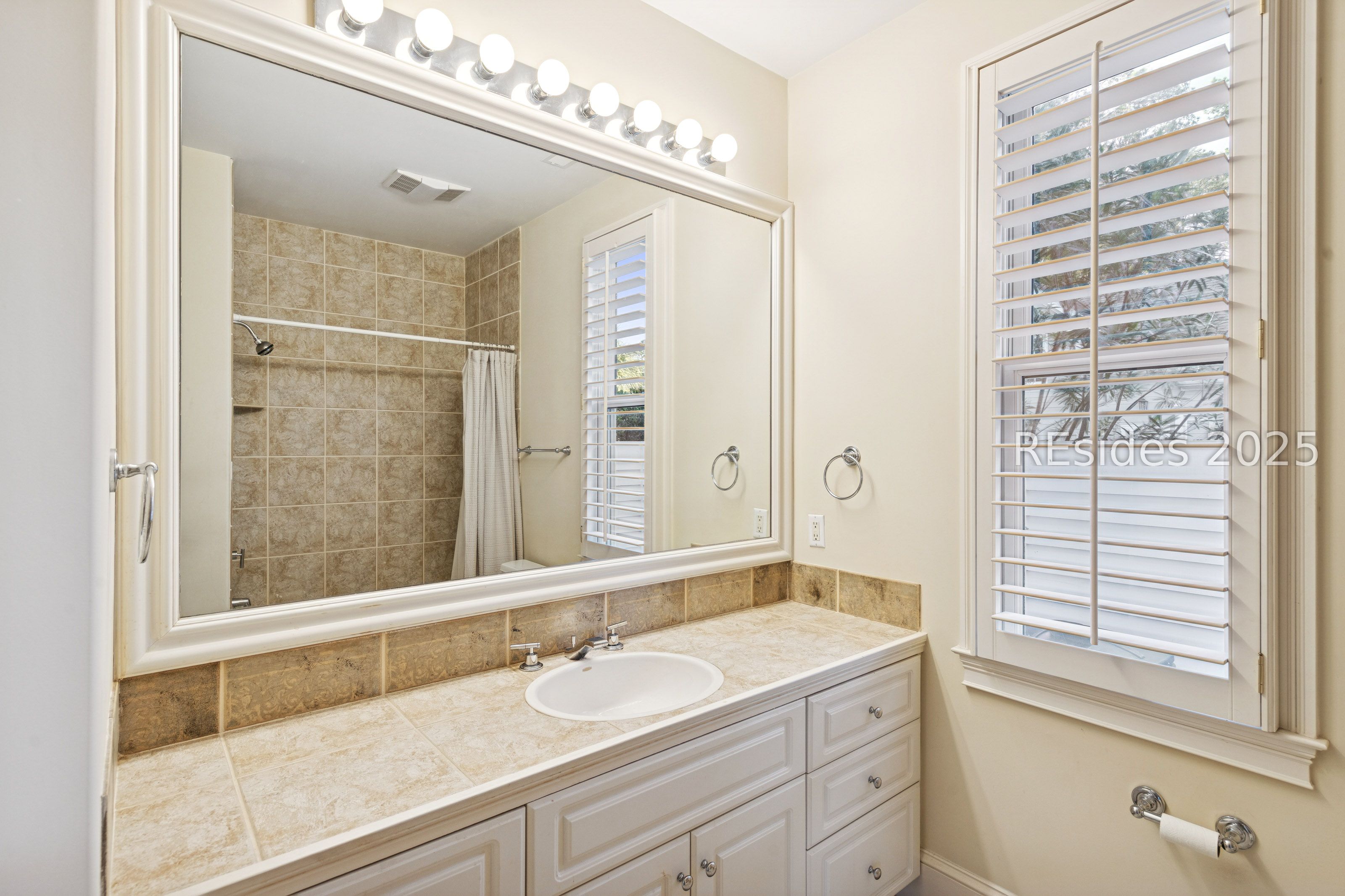 77 Belfair Oaks Boulevard