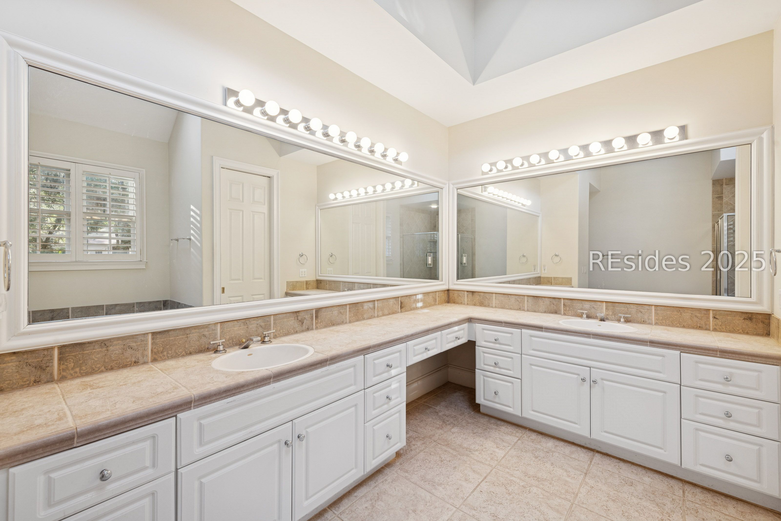 77 Belfair Oaks Boulevard