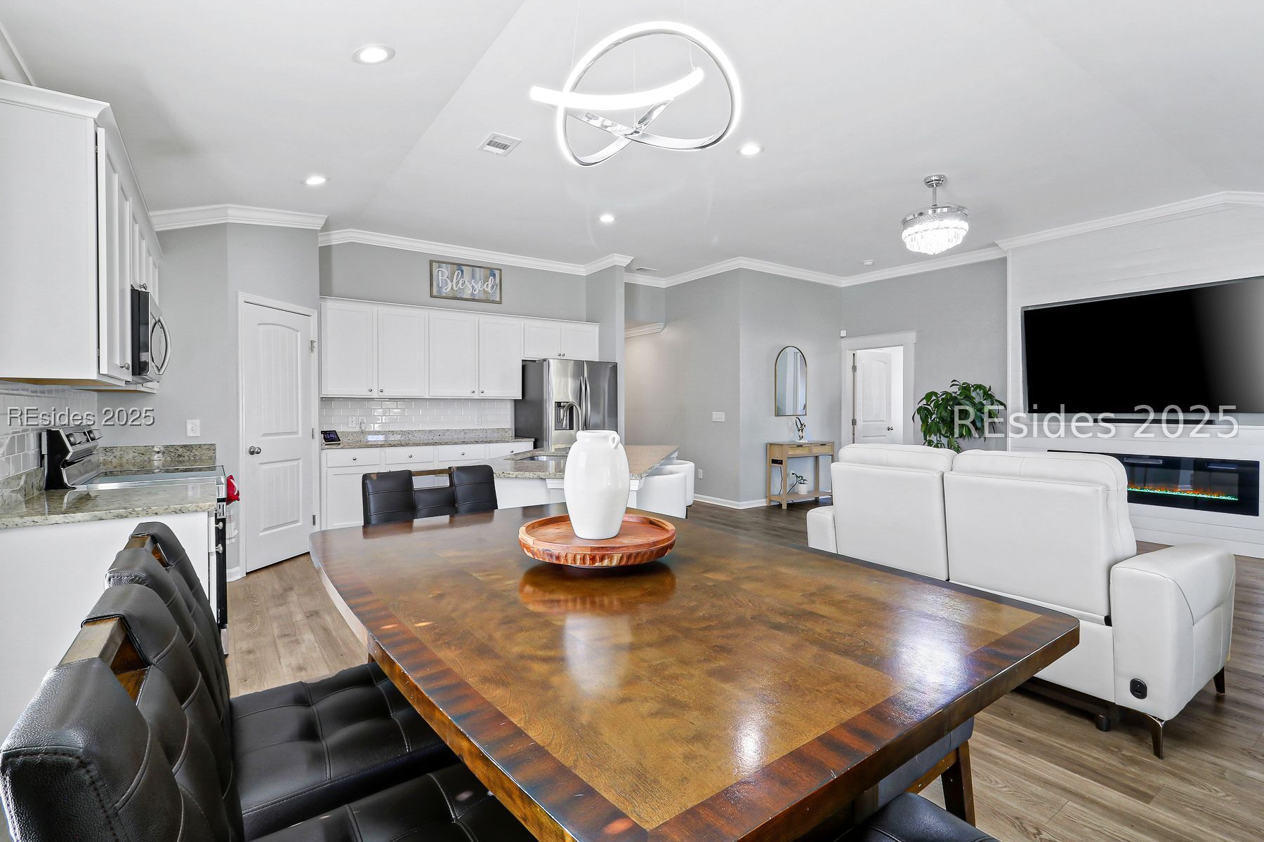 264 Founders Walk