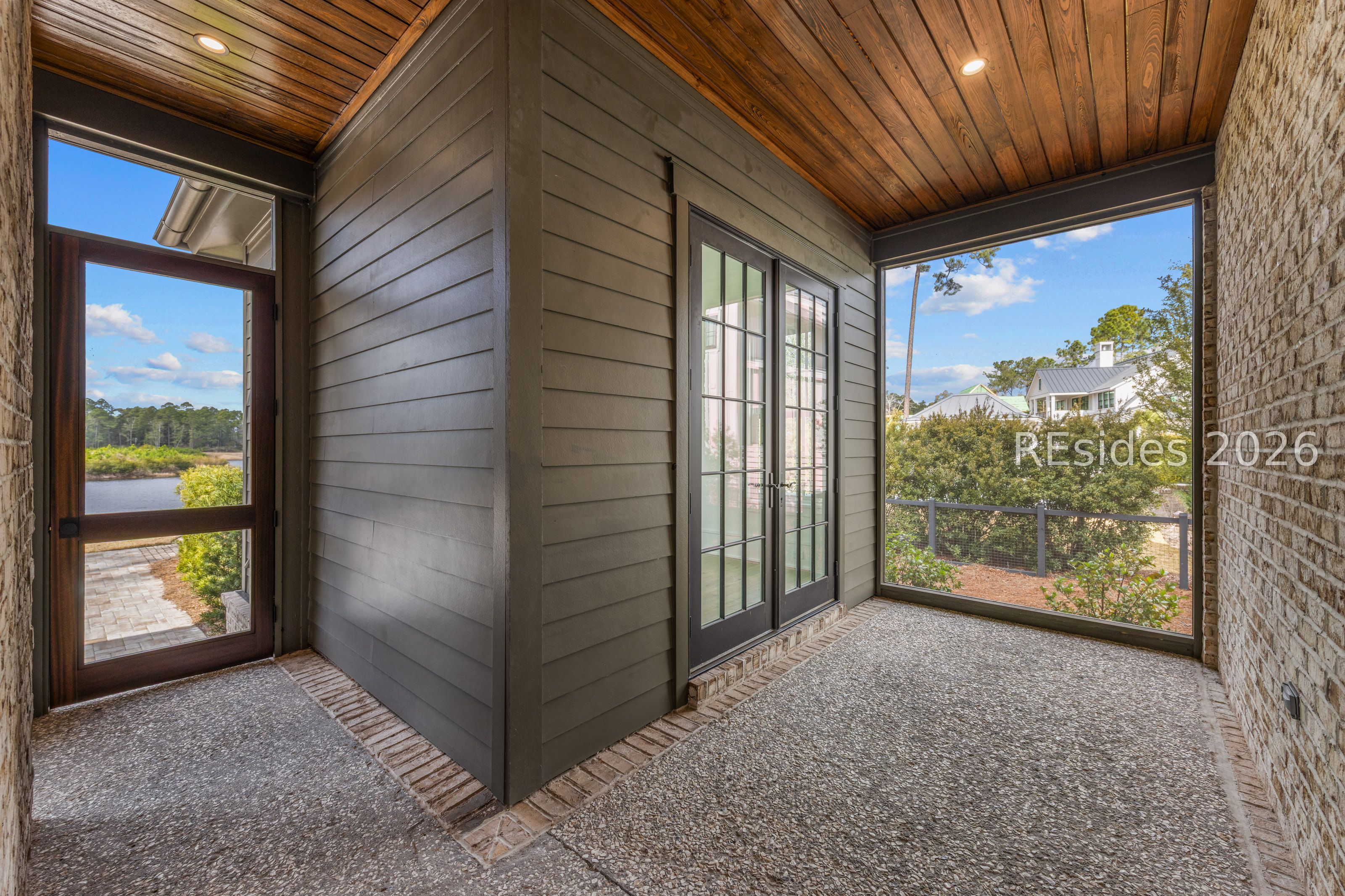 15 Lyonia Street