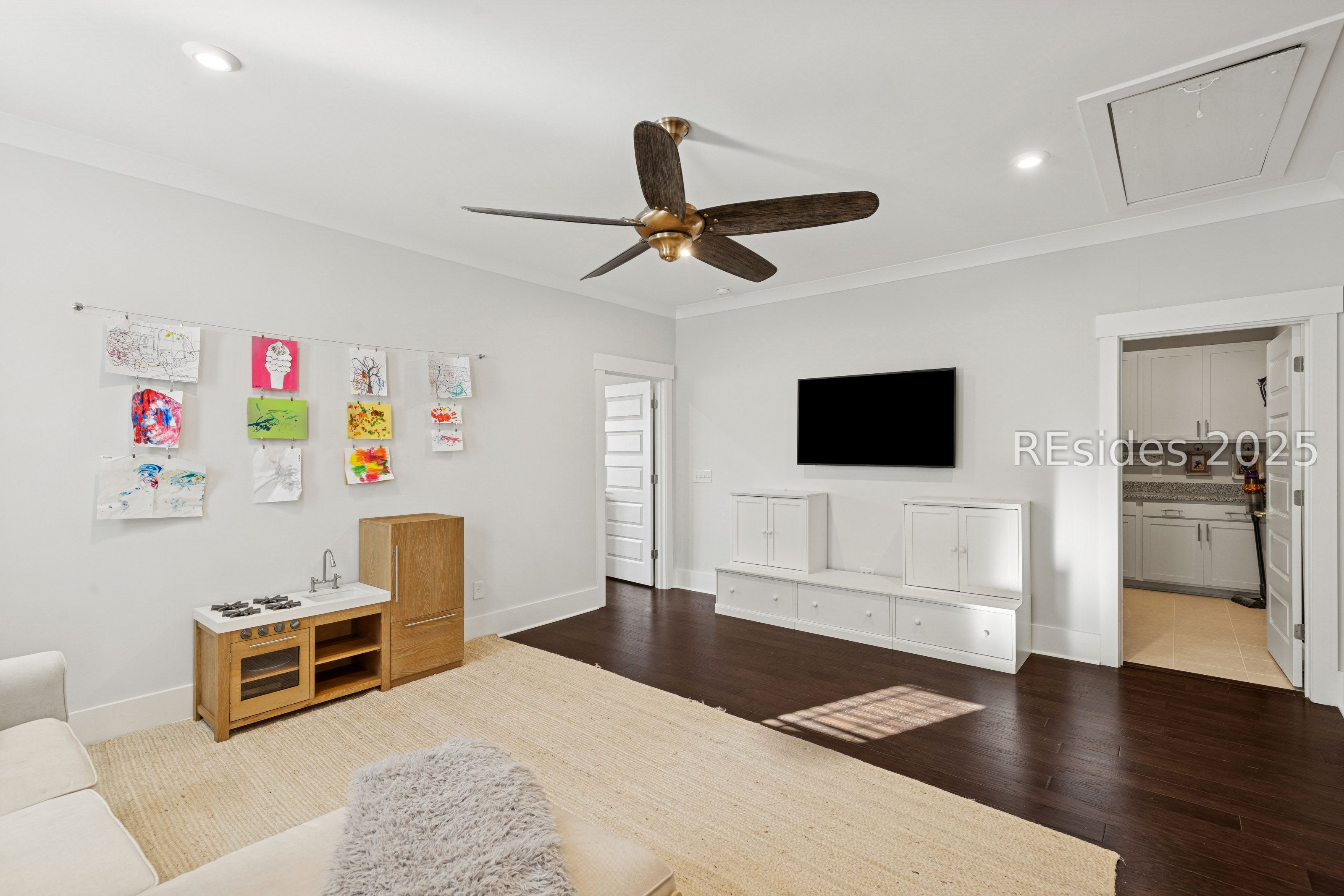 18 Ivory Elm Stroll