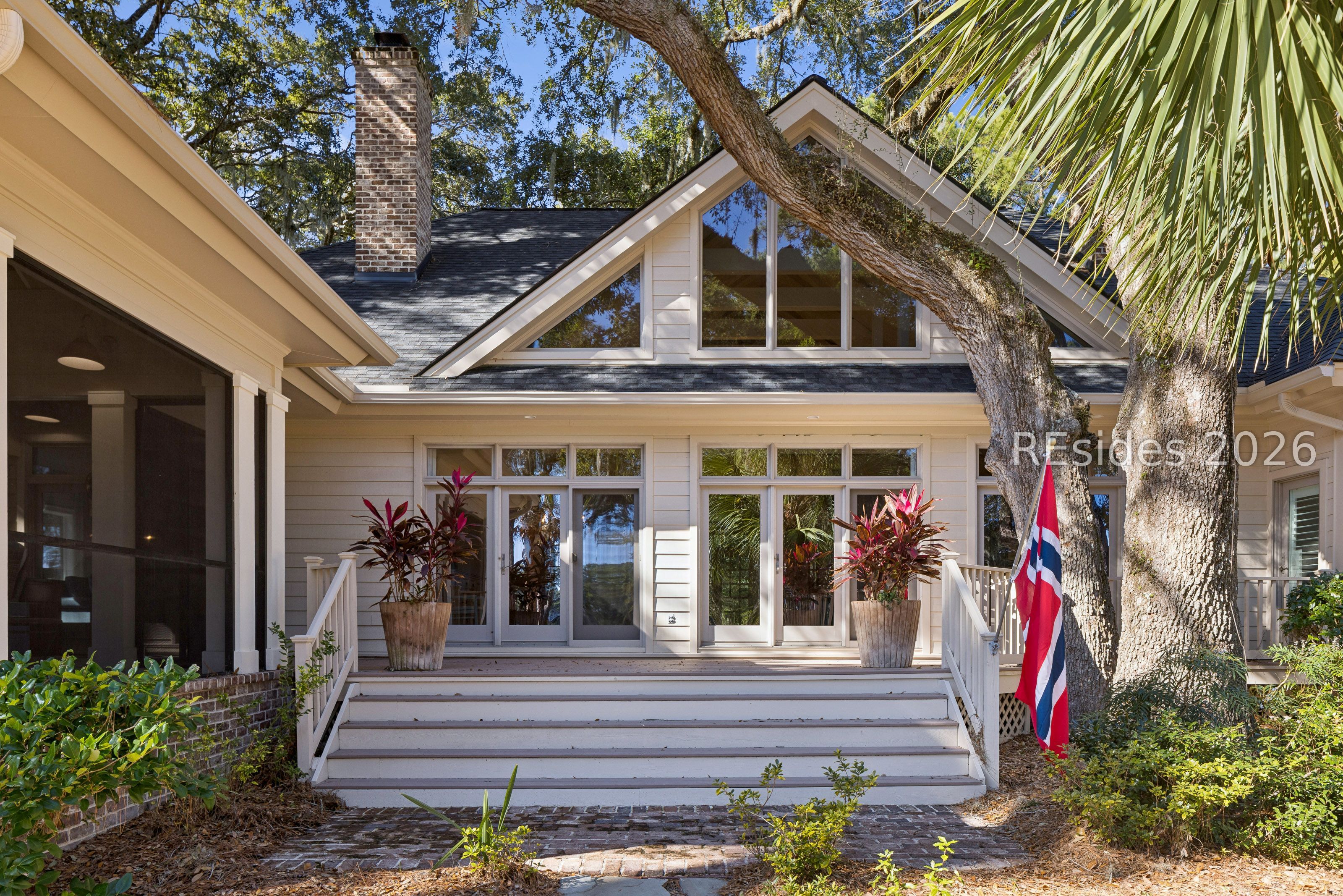 23 Hanover Way