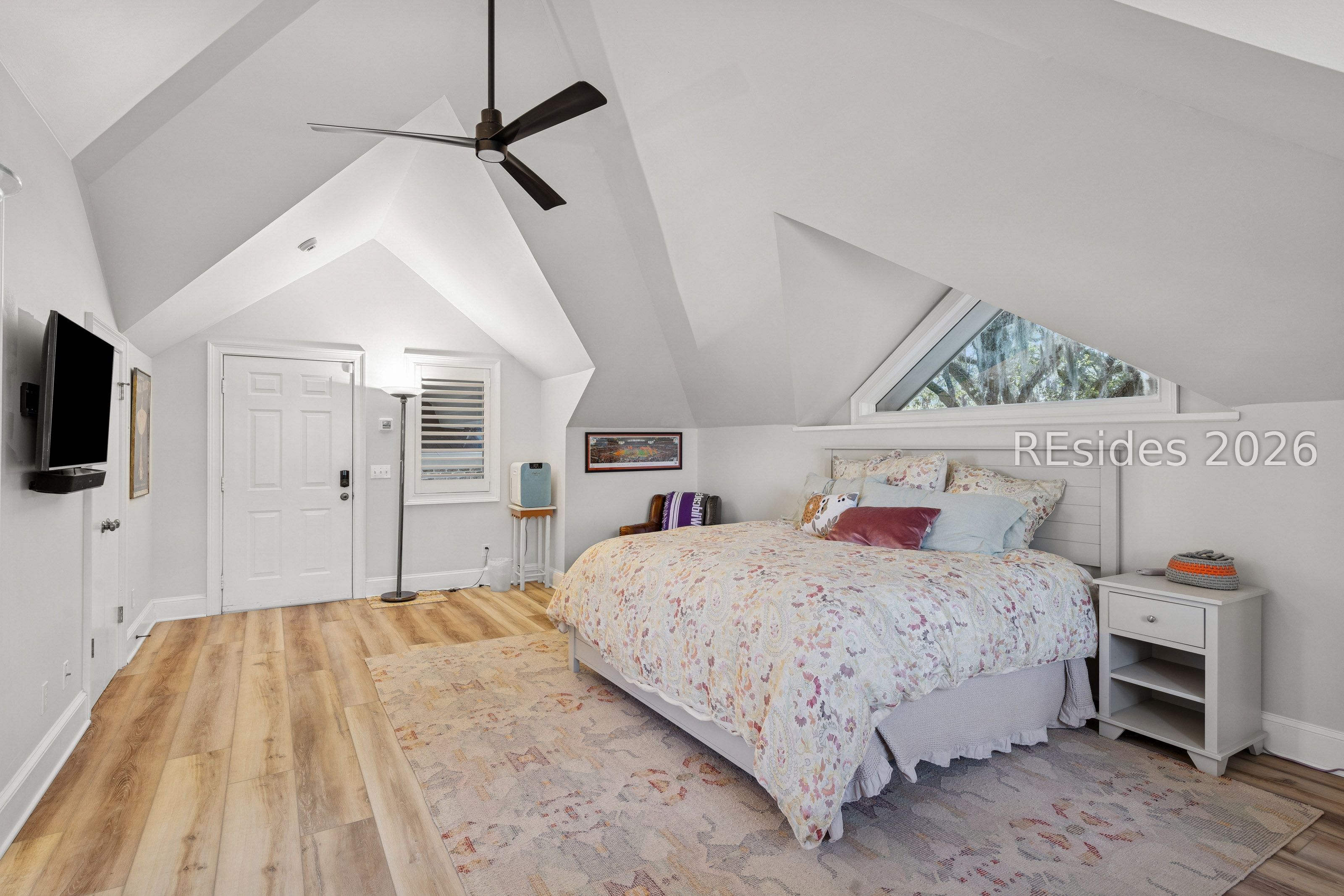 23 Hanover Way