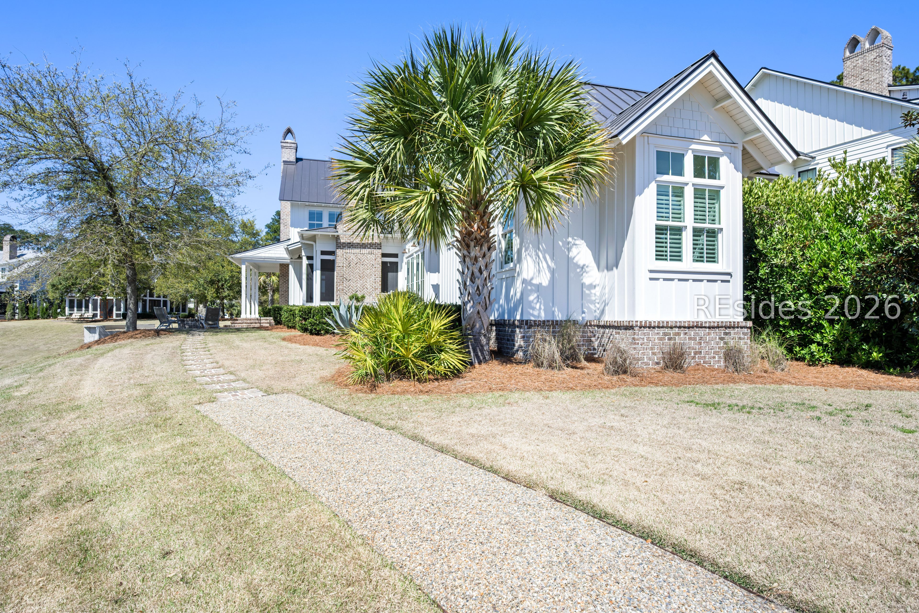 8 Wolf Tree Road