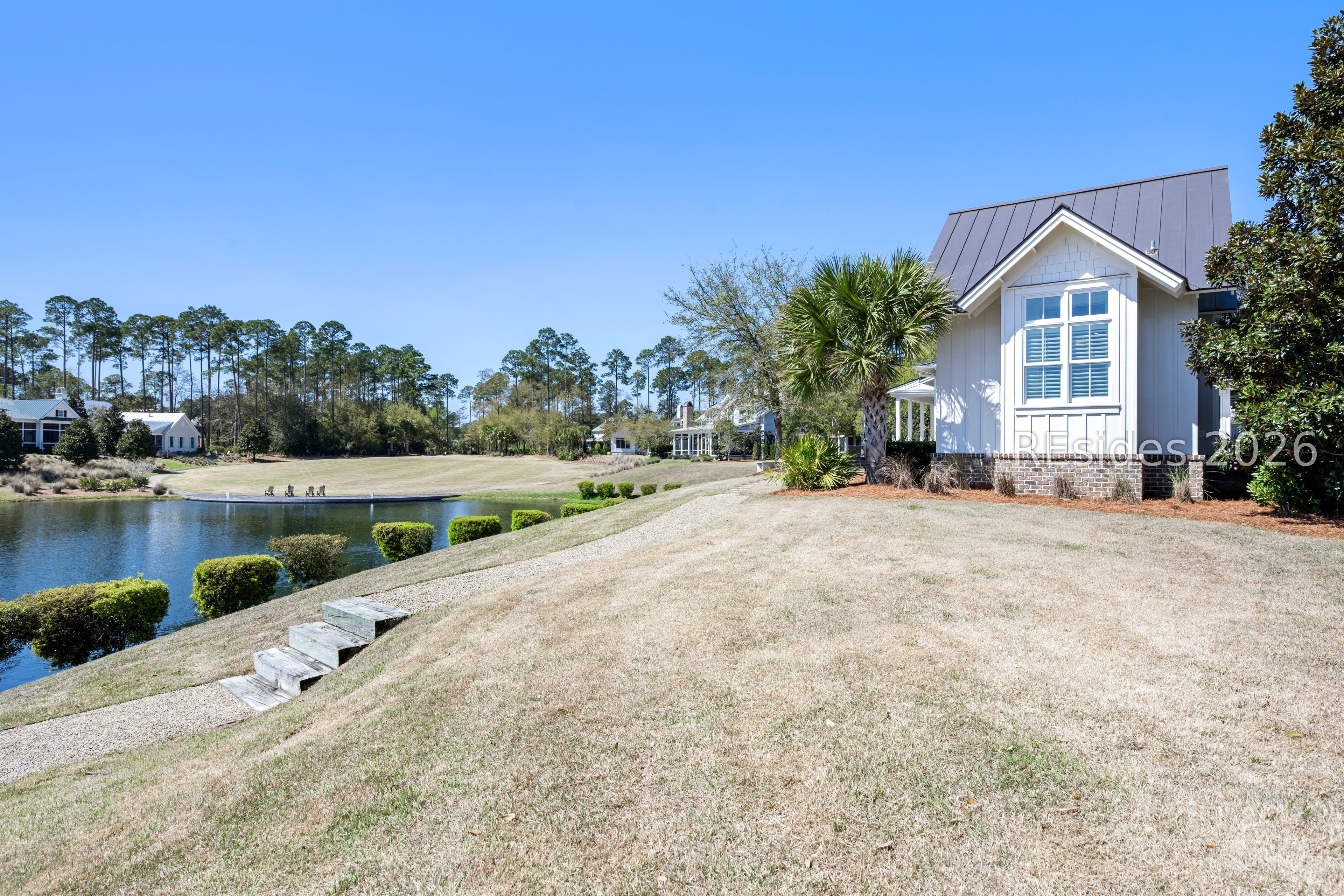 8 Wolf Tree Road